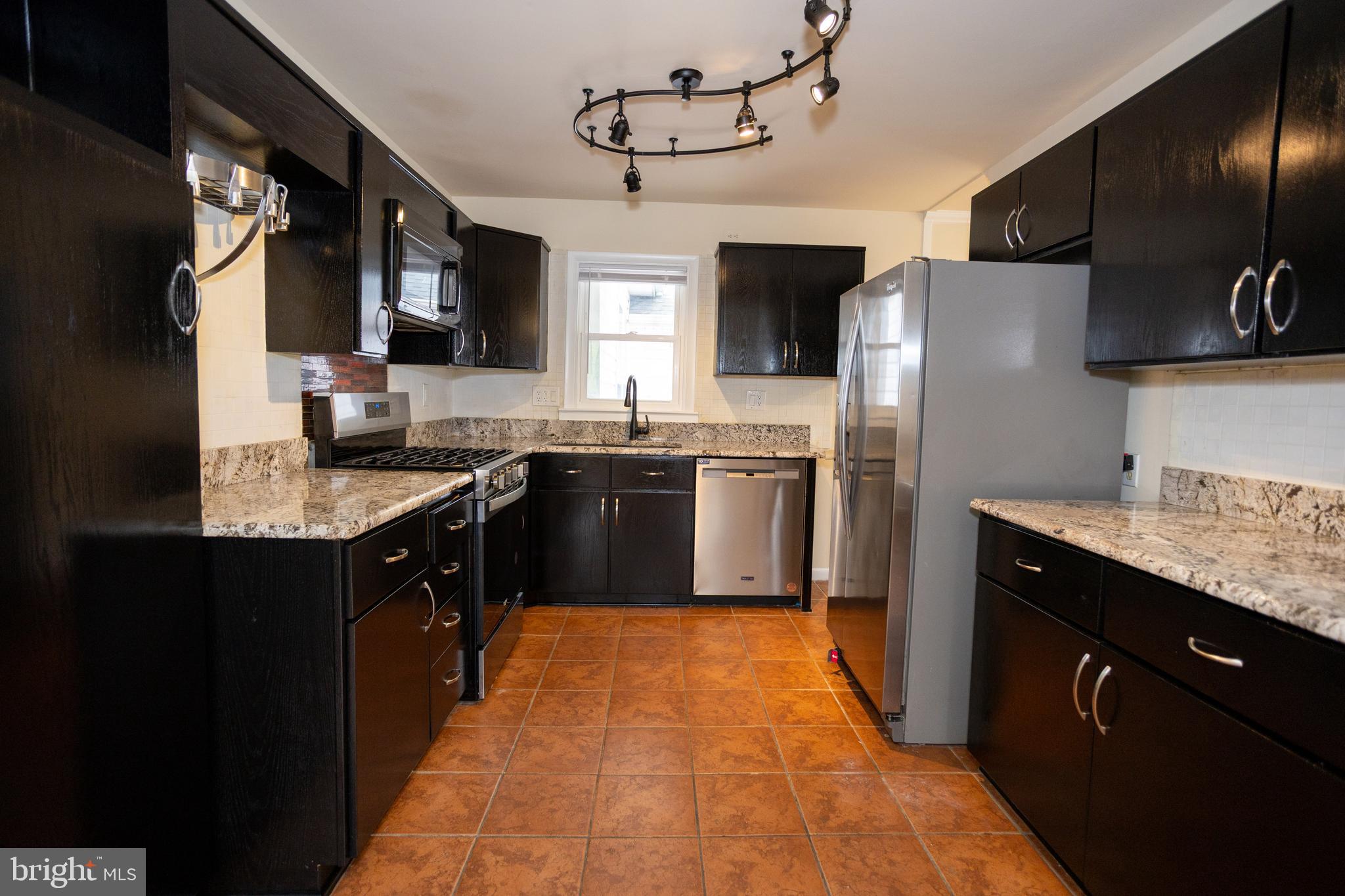 RIDGE VIEW ESTATES - Residential Lease