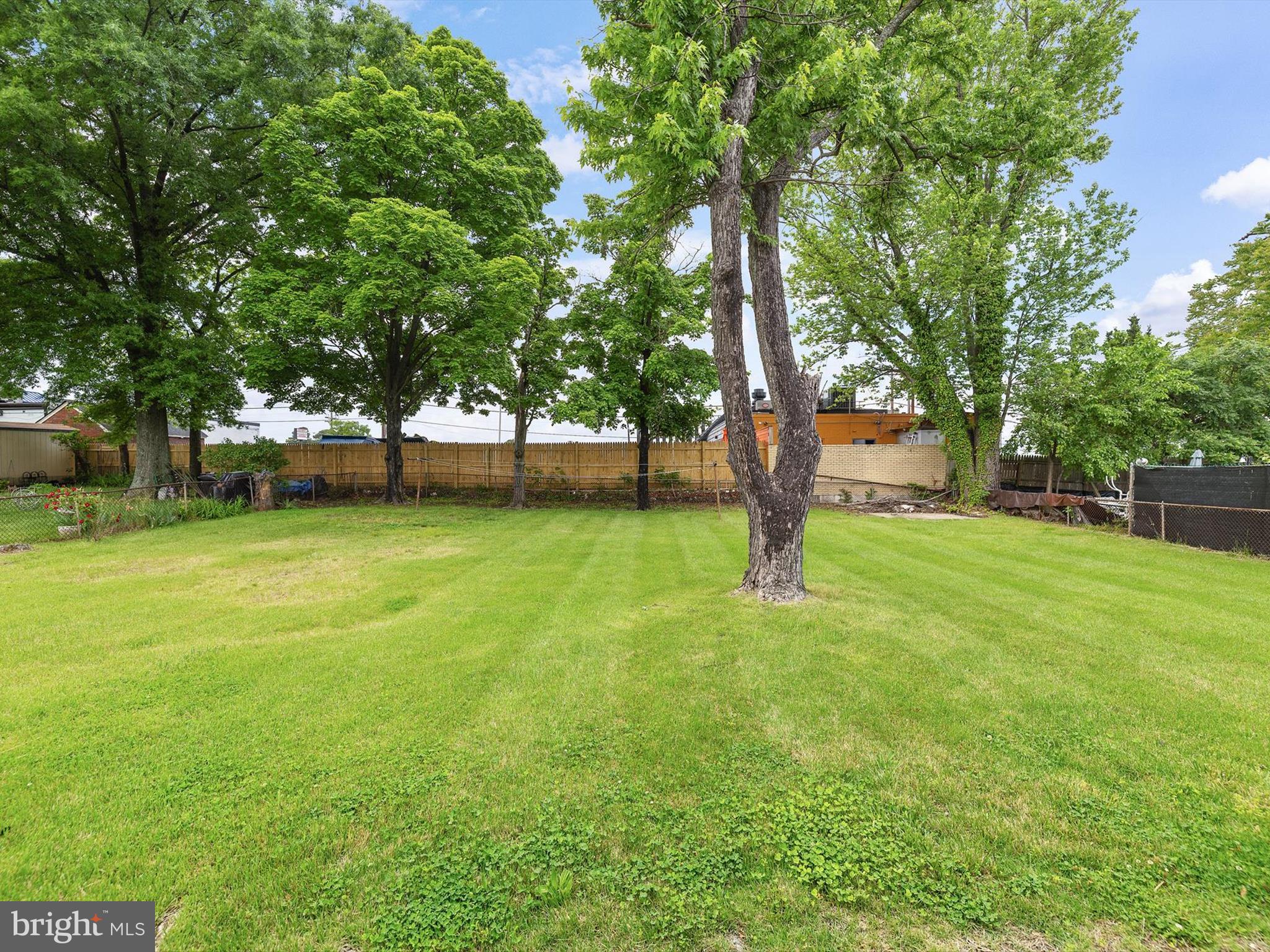 GORDONS CORNER - Residential