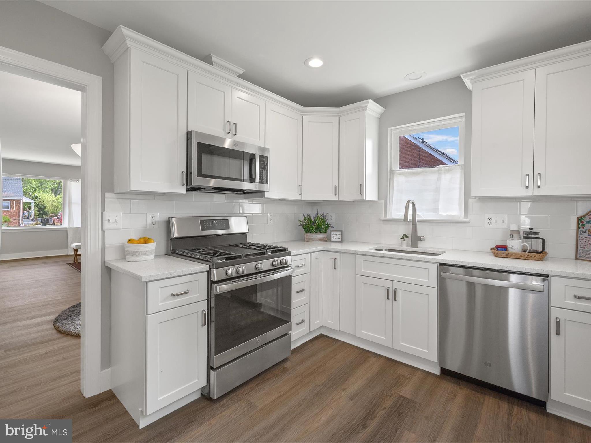 GORDONS CORNER - Residential