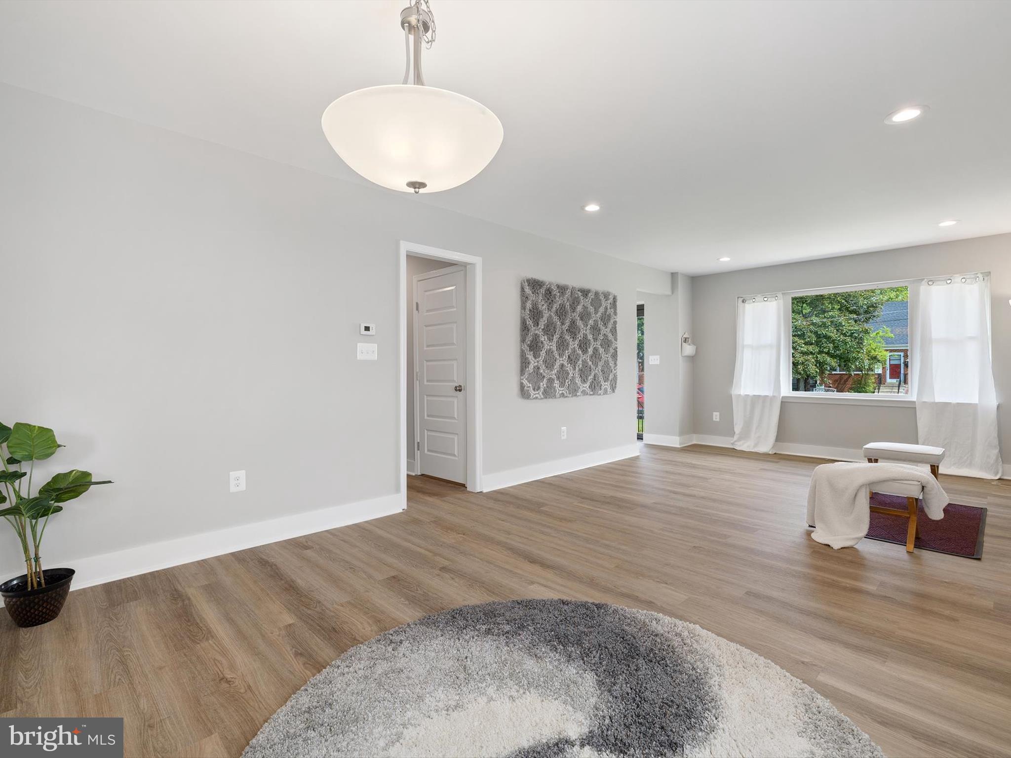 GORDONS CORNER - Residential