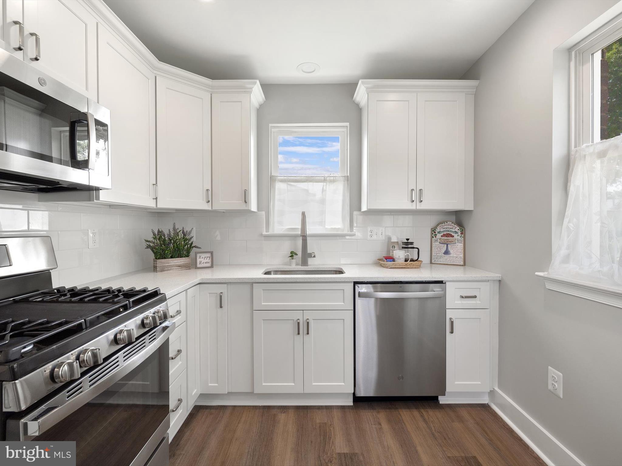 GORDONS CORNER - Residential