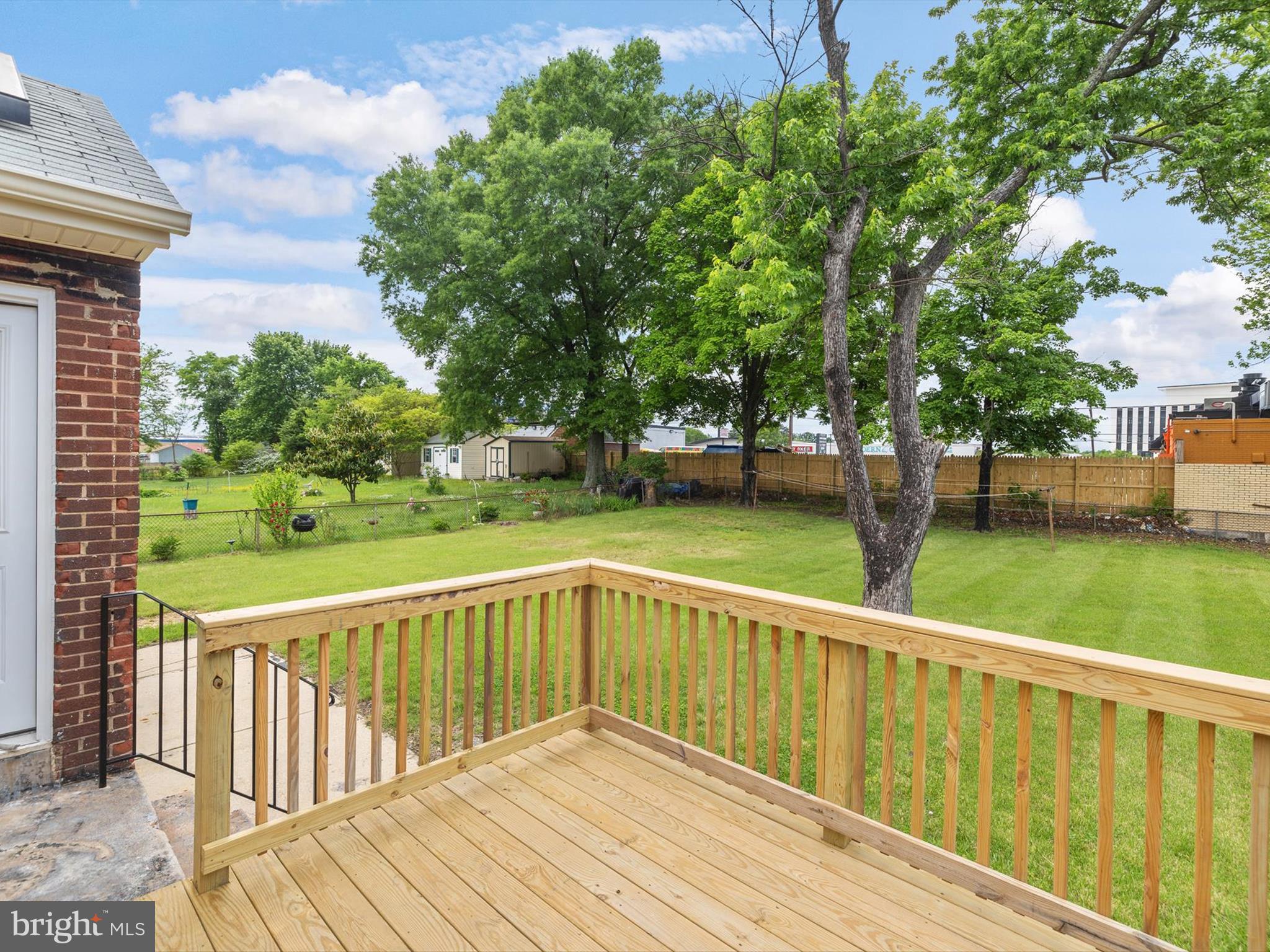 GORDONS CORNER - Residential