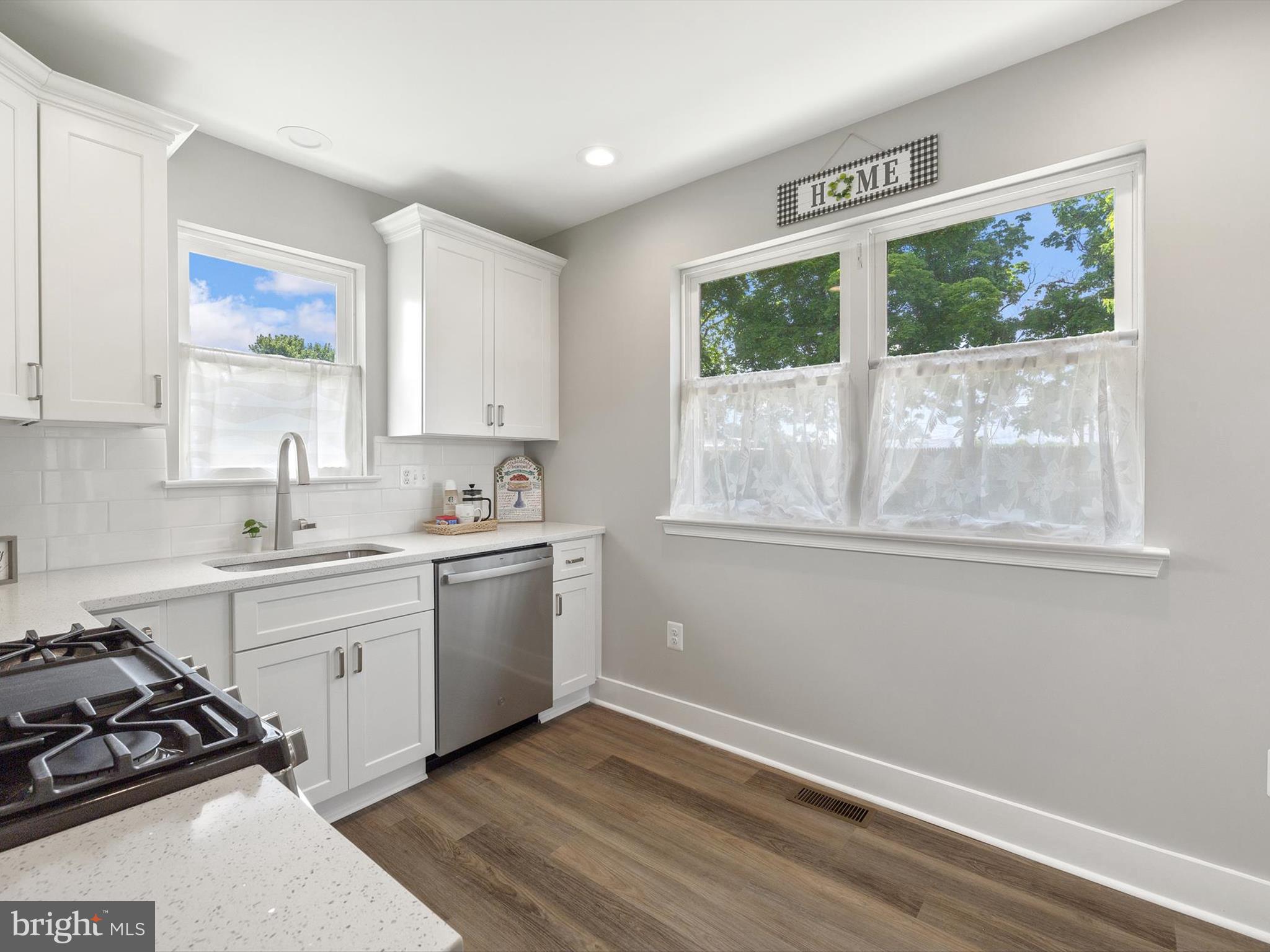 GORDONS CORNER - Residential