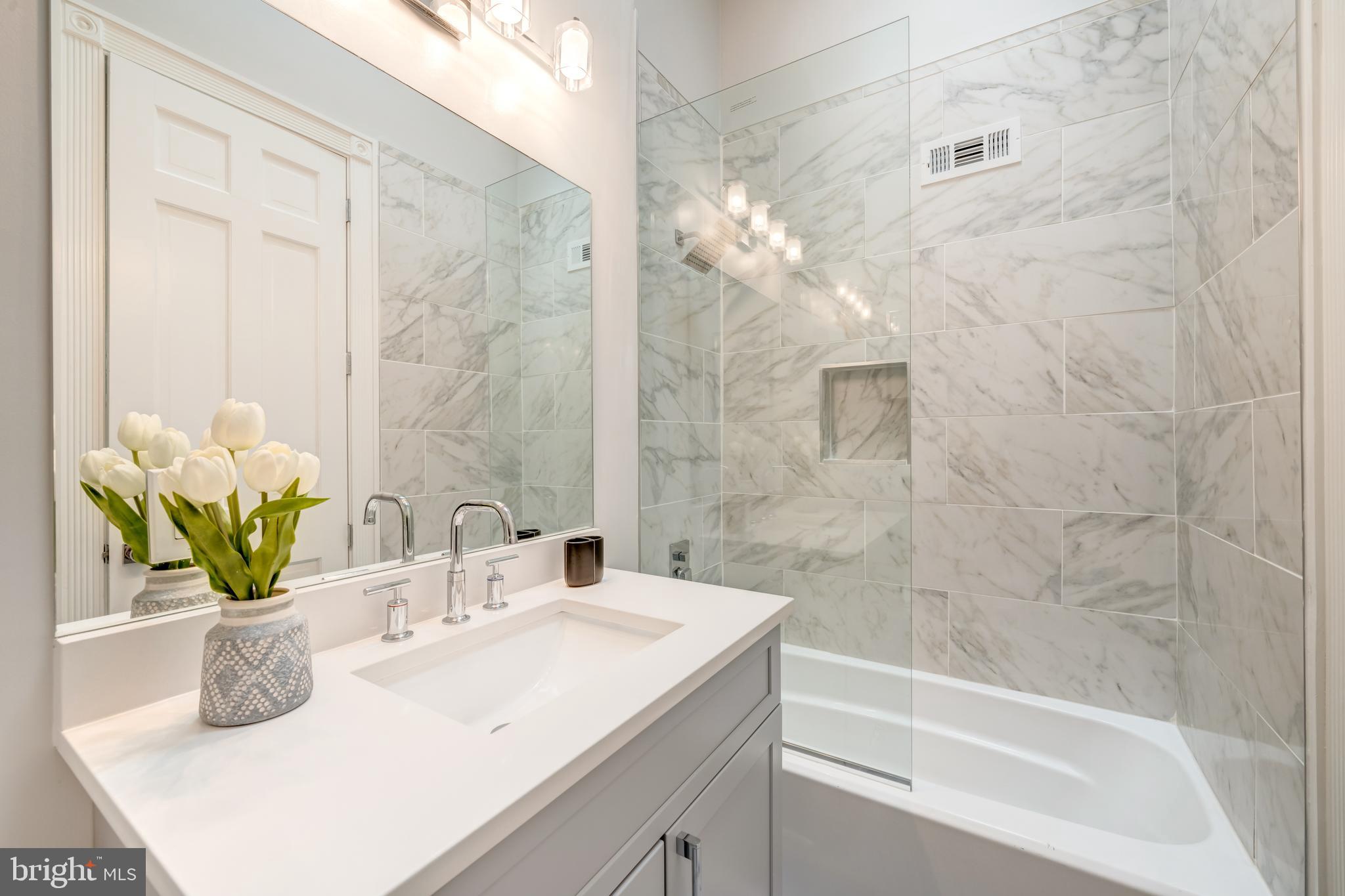 ROLLING VALLEY - Residential Lease