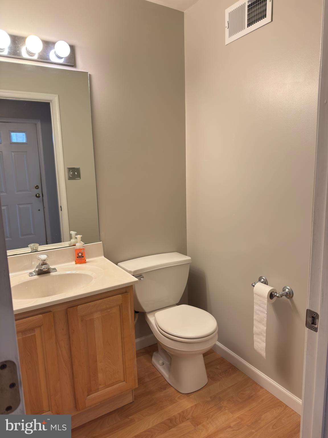 COUNTRY MEADOWS - Residential Lease