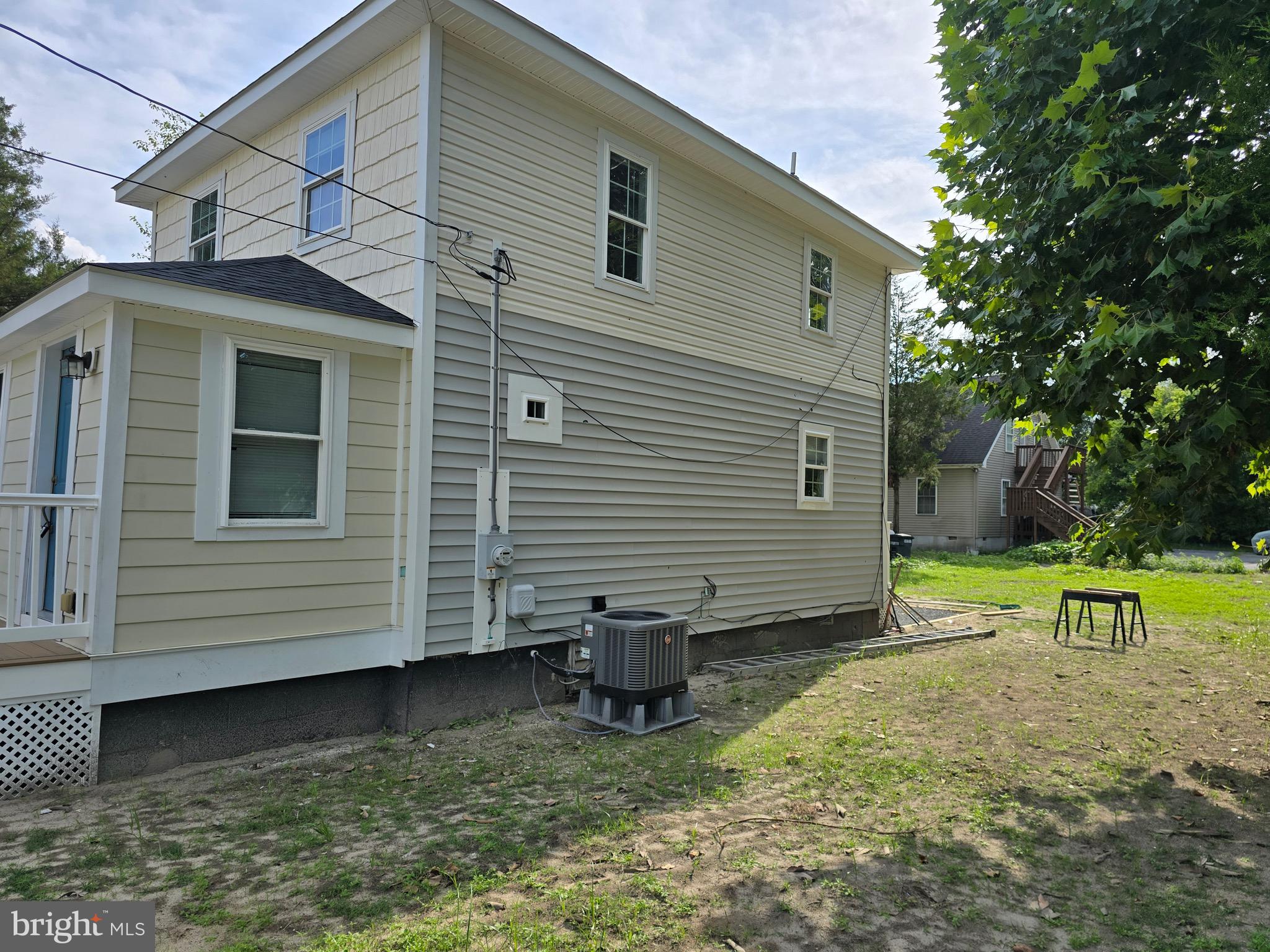 902 LAKE STREET