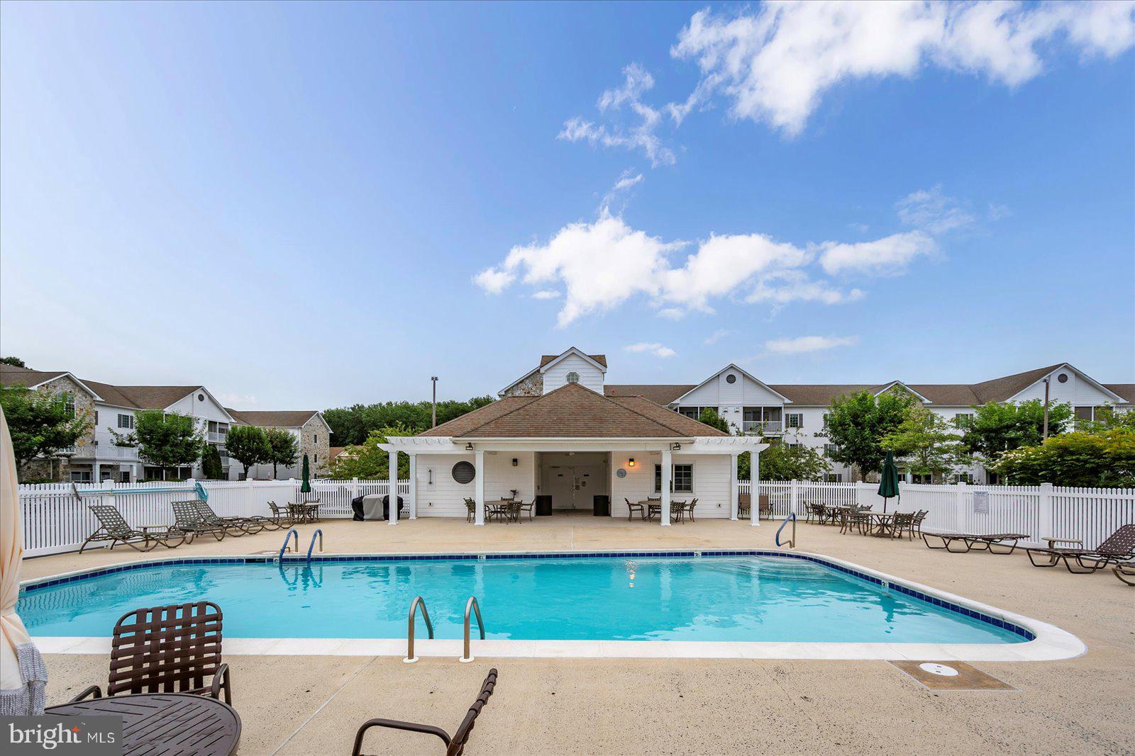 CEDAR BAY - Residential