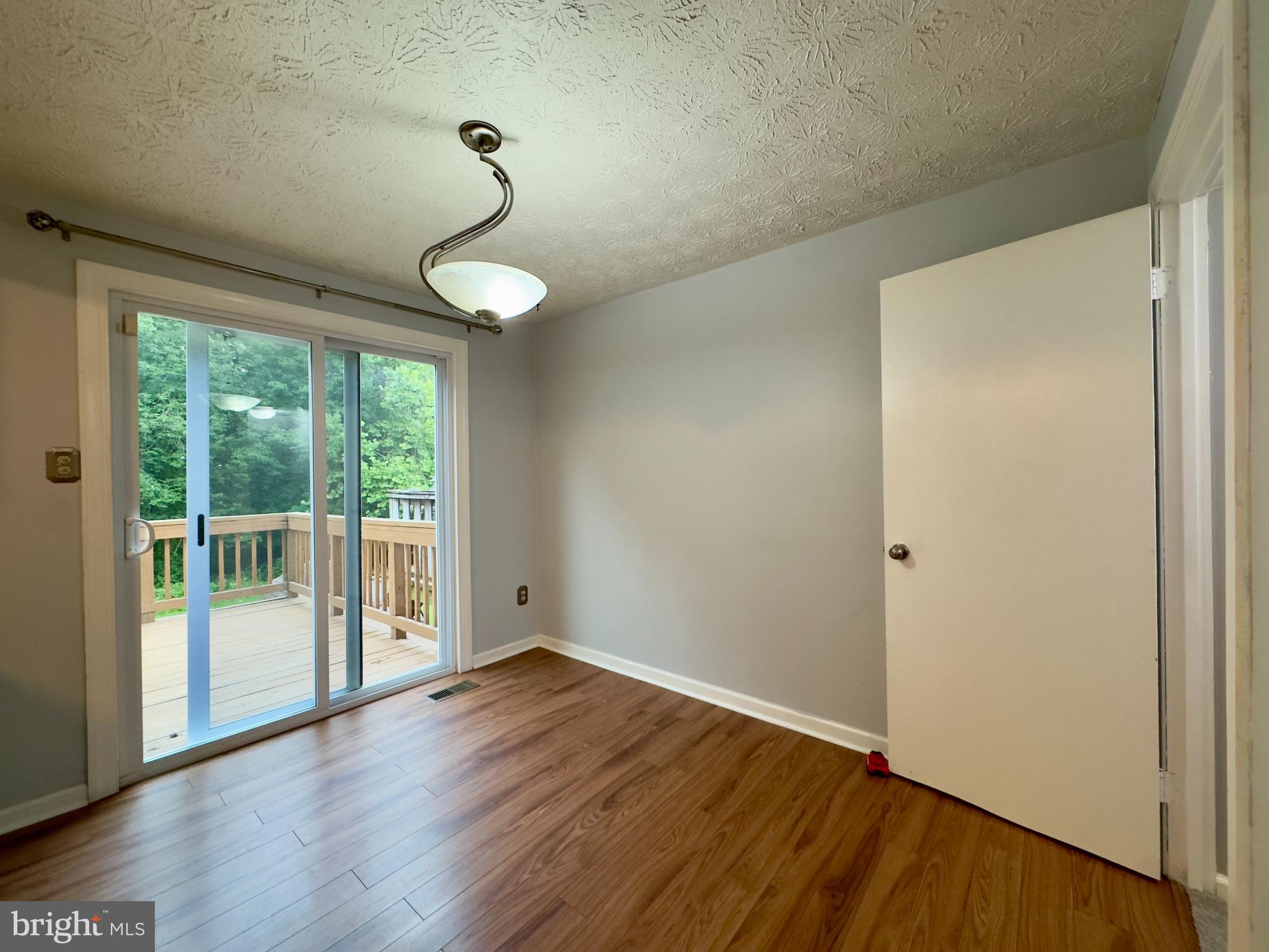 MIDDLE RIVER - Residential Lease