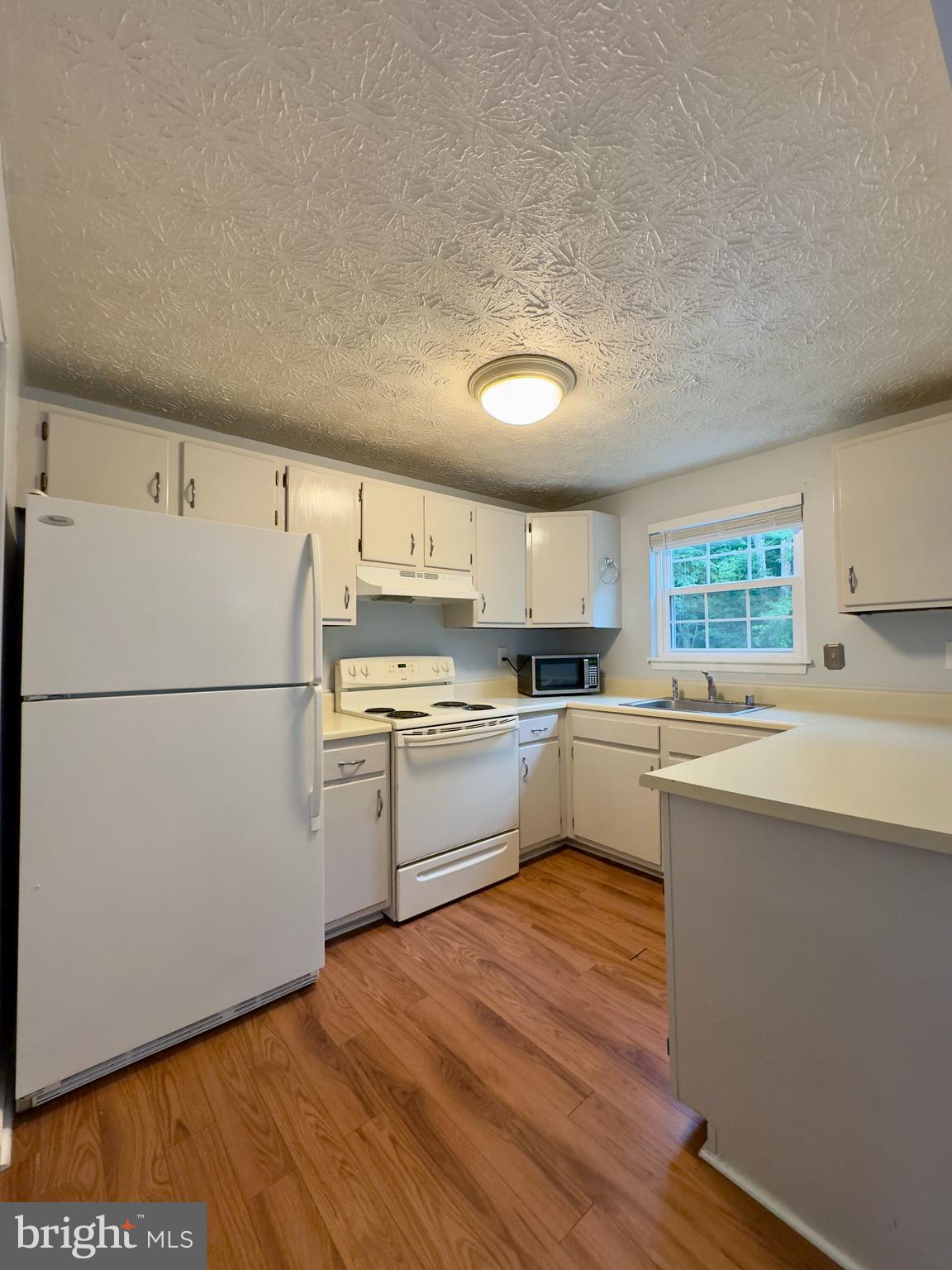 MIDDLE RIVER - Residential Lease