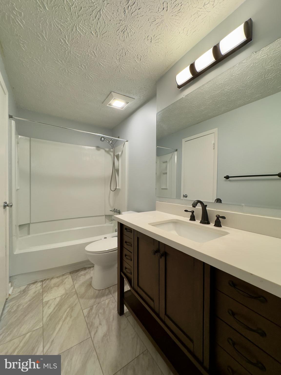 MIDDLE RIVER - Residential Lease