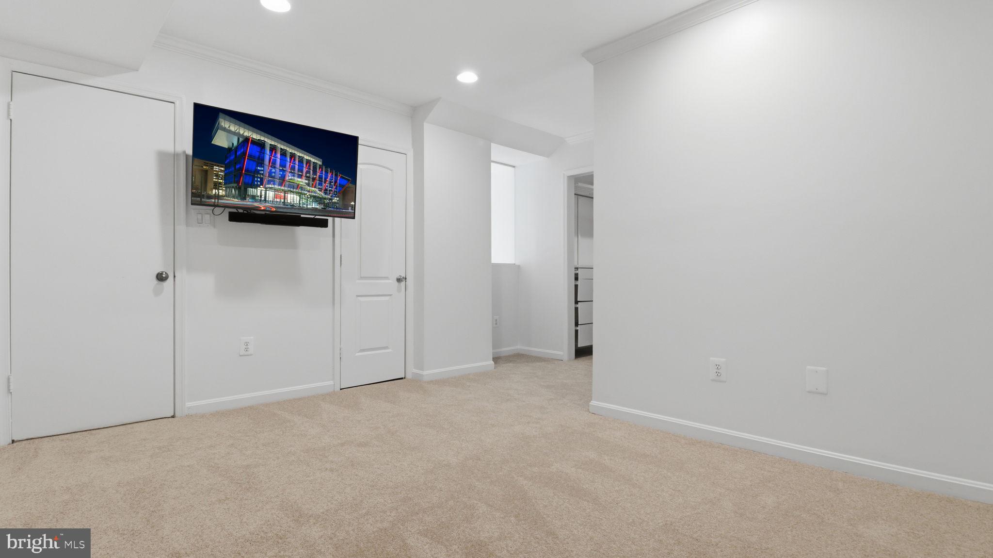 SUMMERWALK - Residential