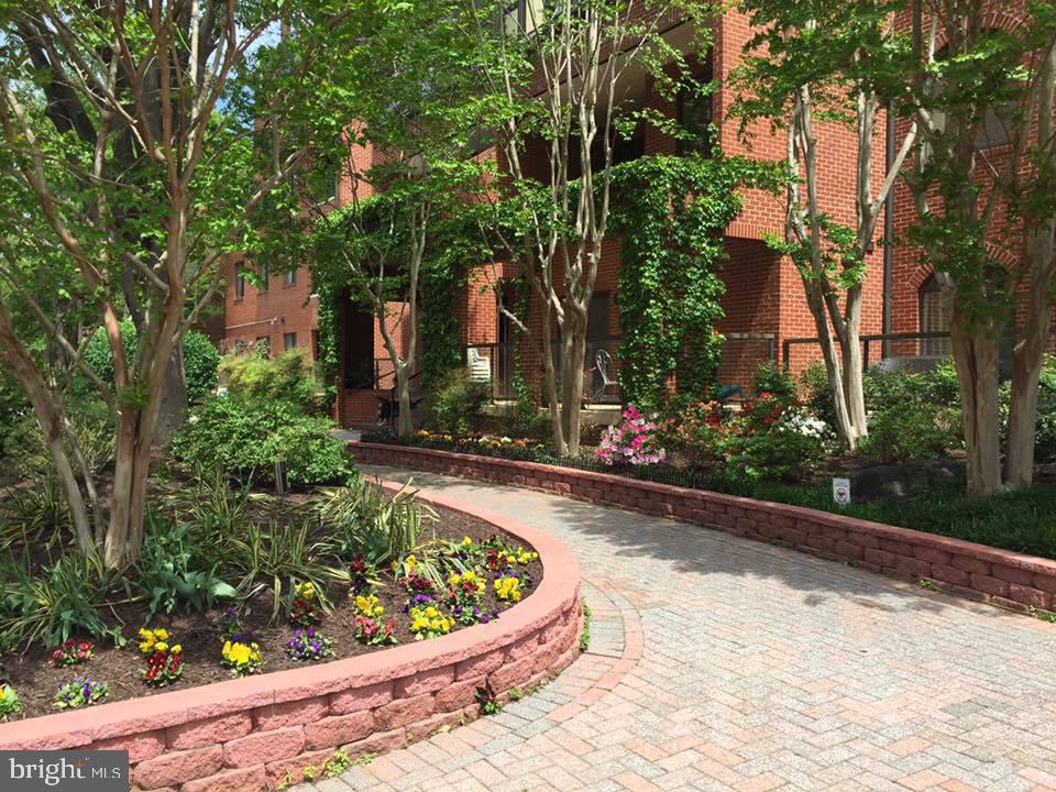 SUMMERWALK - Residential