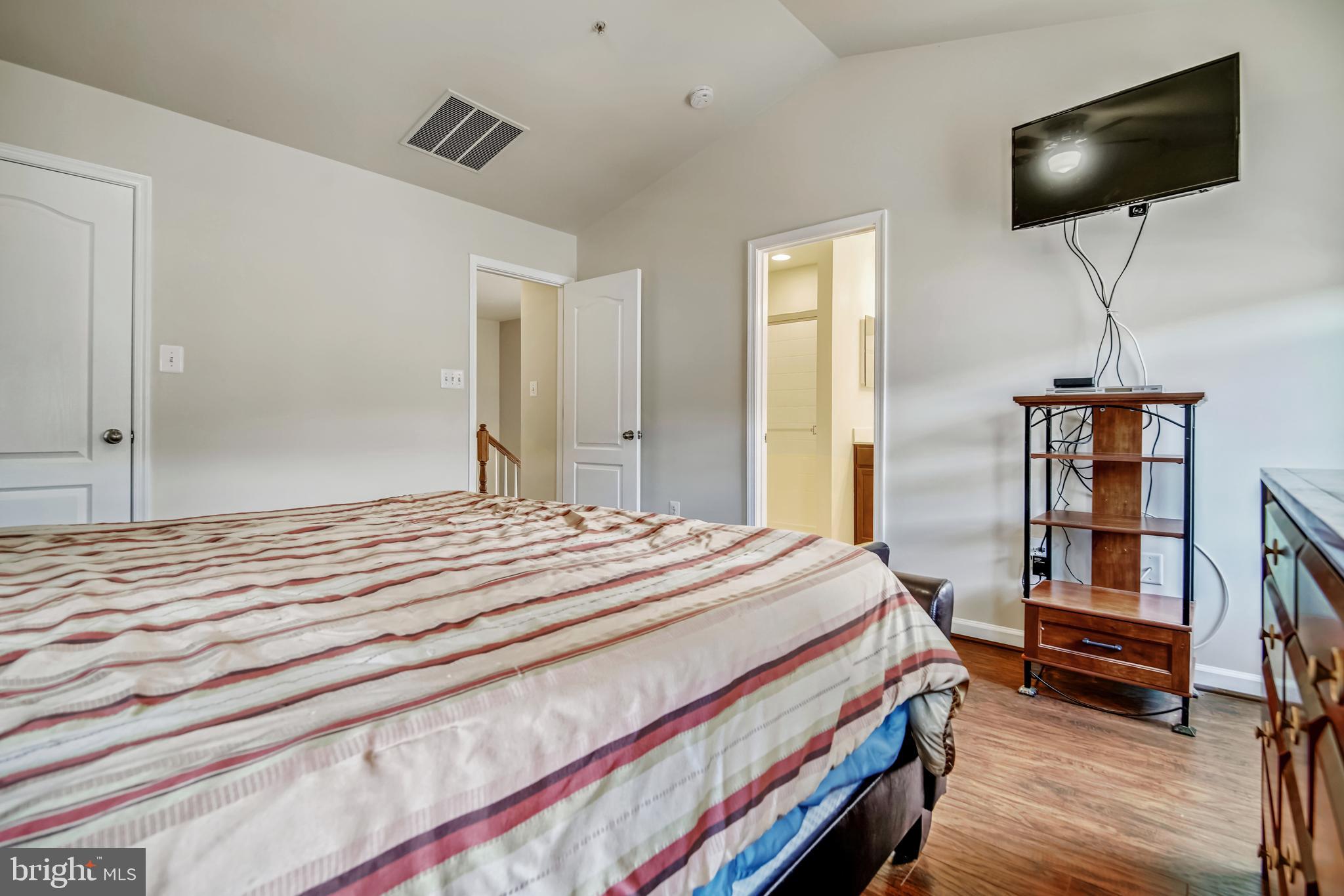 CHELSEA MANOR - Residential