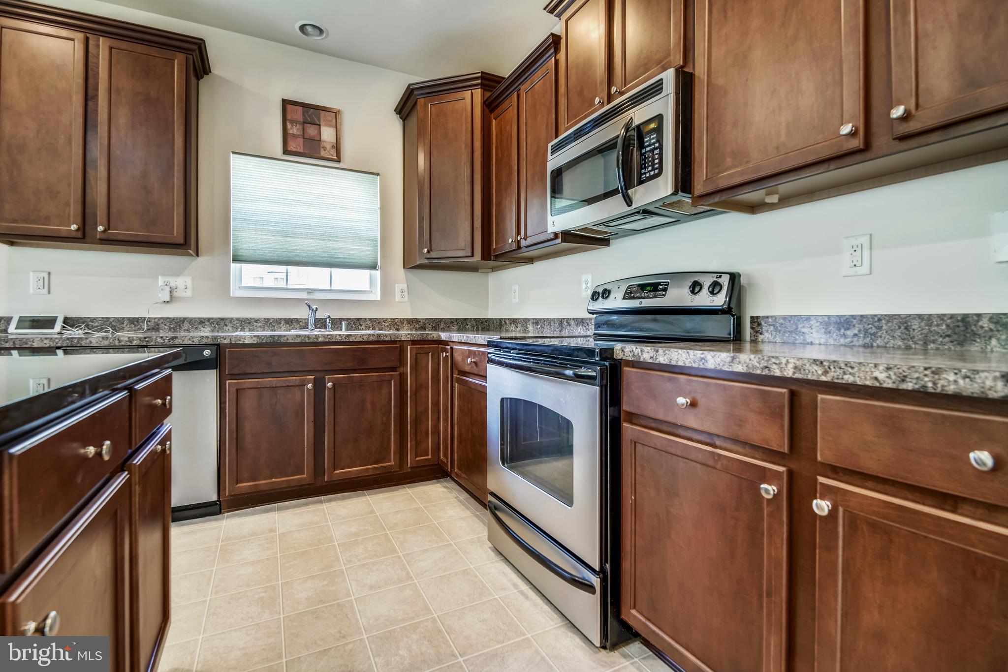 CHELSEA MANOR - Residential