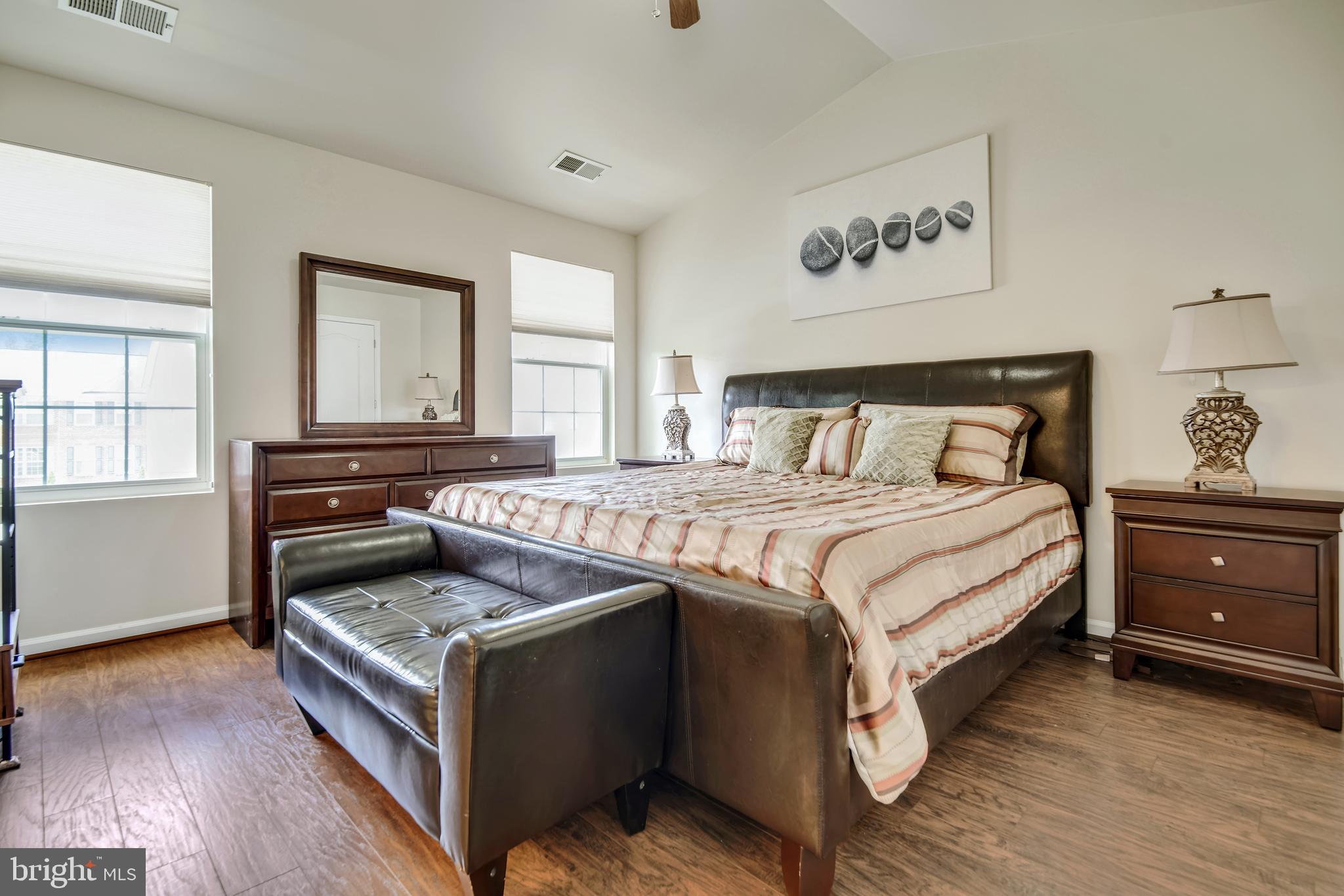 CHELSEA MANOR - Residential