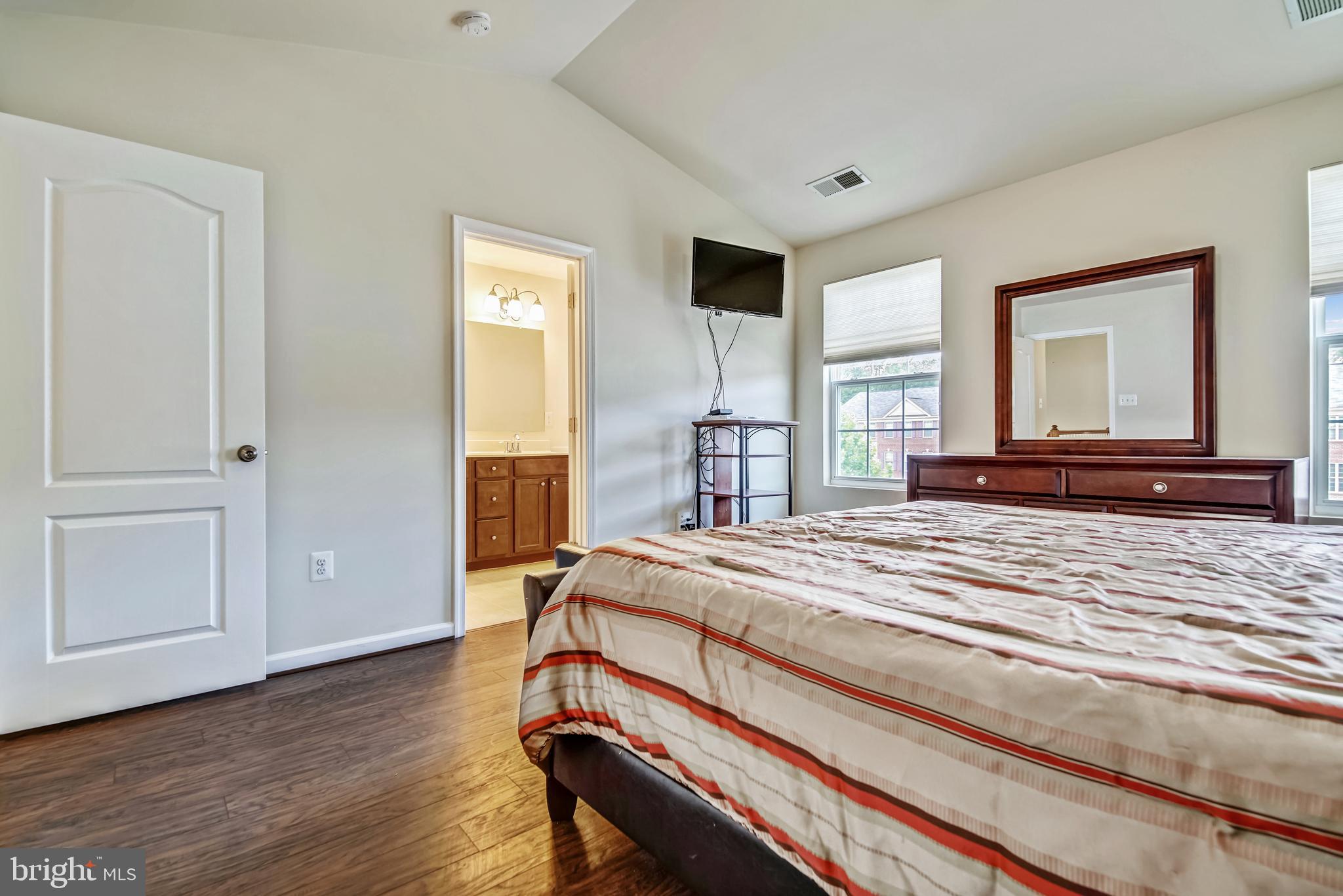 CHELSEA MANOR - Residential