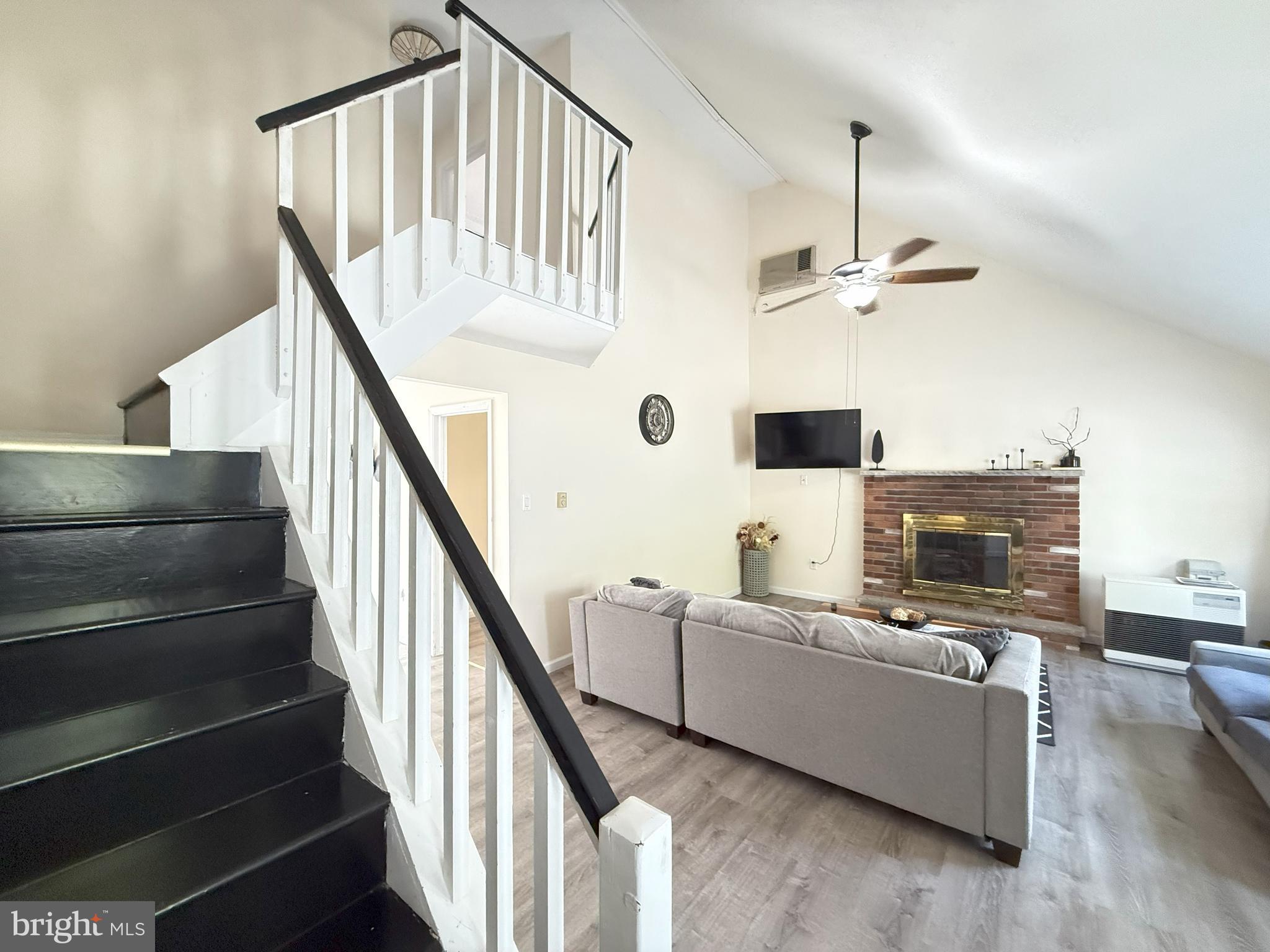 SAW CREEK ESTATES - Residential