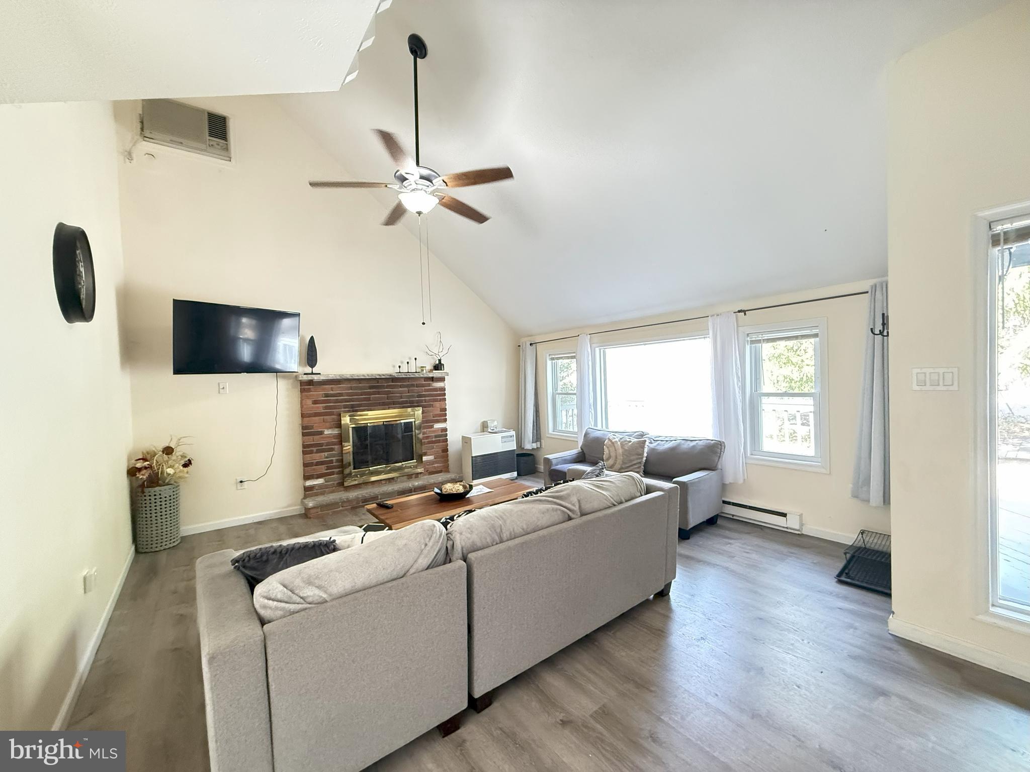 SAW CREEK ESTATES - Residential