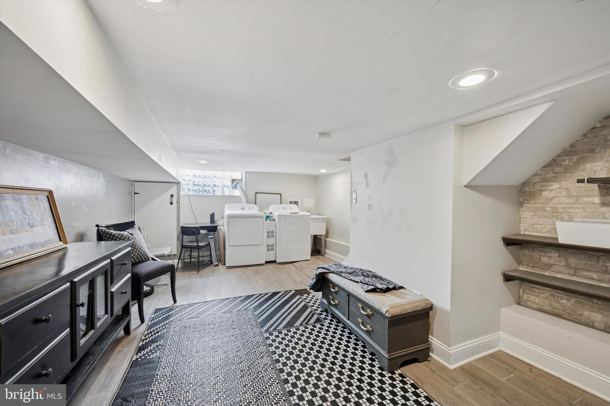 WEST PASSYUNK - Residential