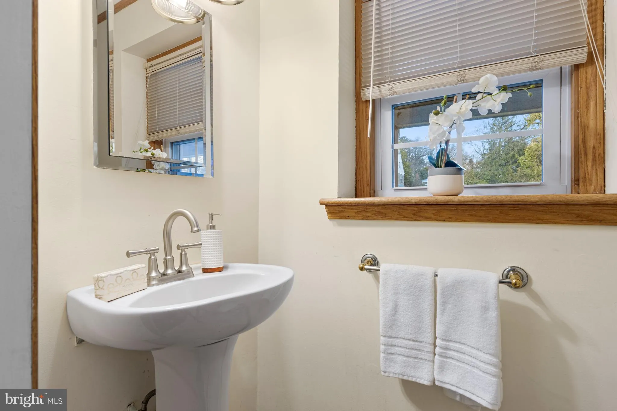 Wallingford, Pennsylvania 19086, United States, 4 Bedrooms Bedrooms, ,4 BathroomsBathrooms,Residential,Active,86812