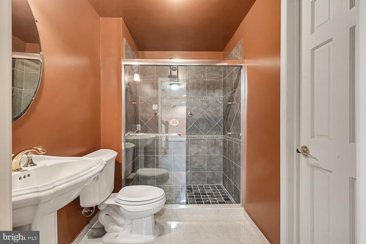 LOWER MAKEFIELD - Residential