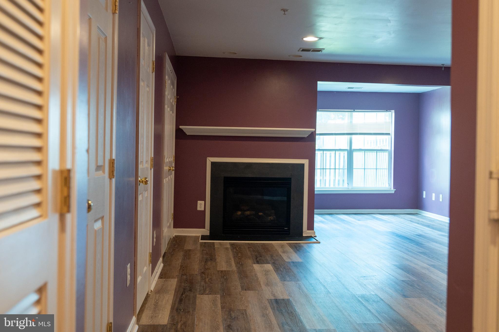 WESTBURY - Residential Lease