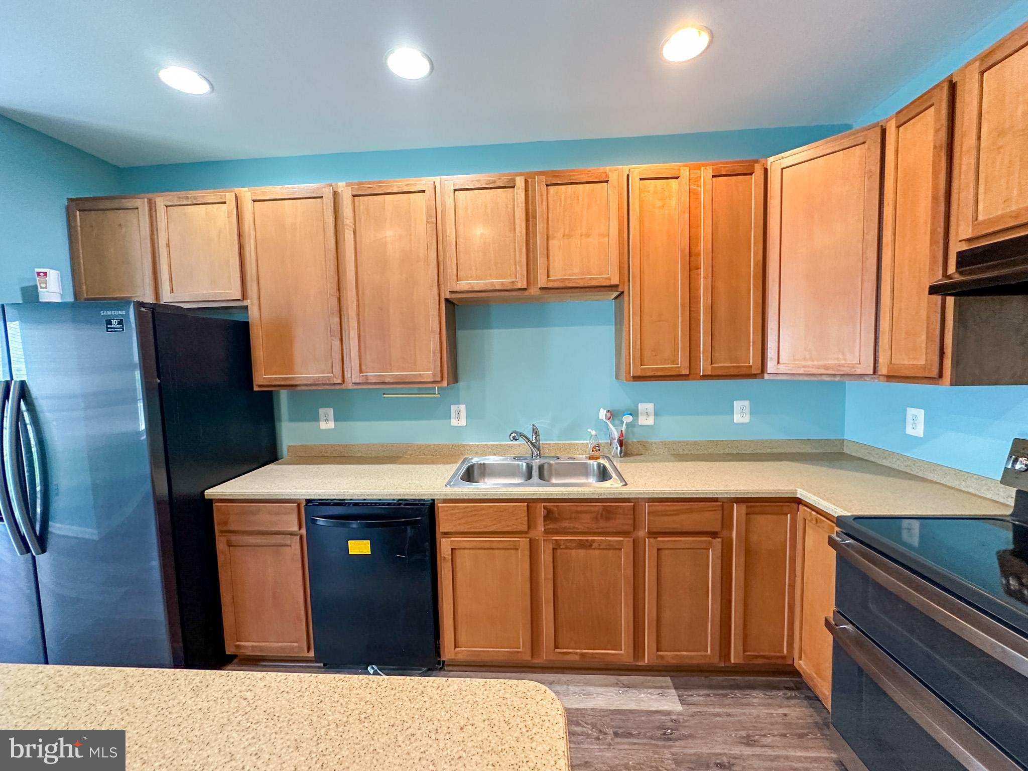 WESTBURY - Residential Lease