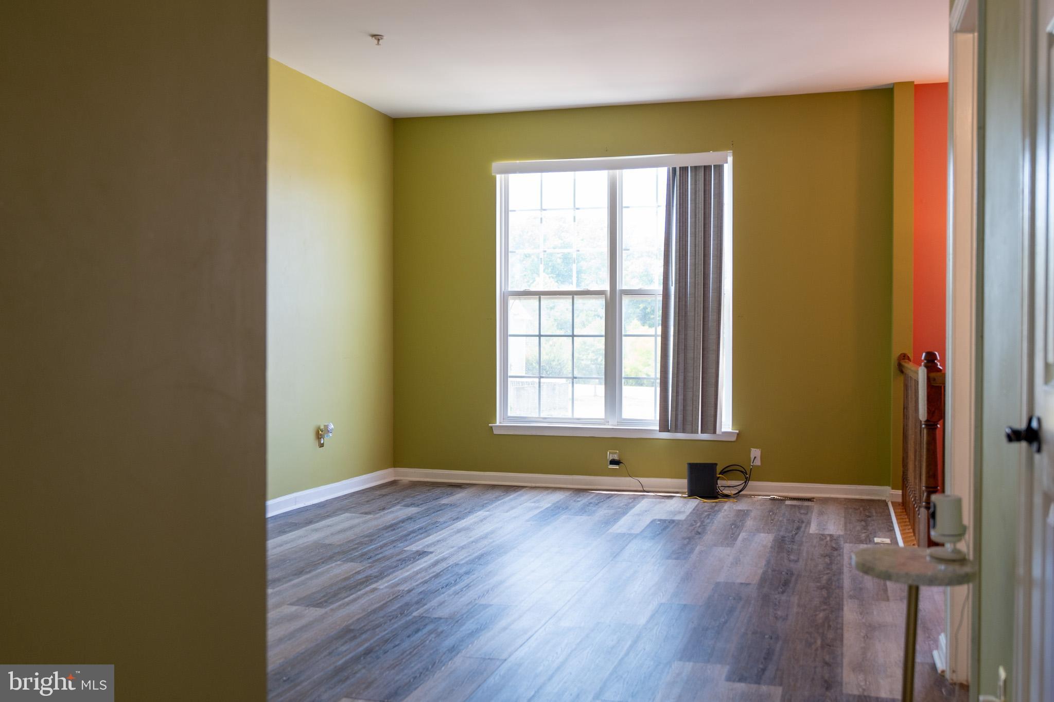 WESTBURY - Residential Lease