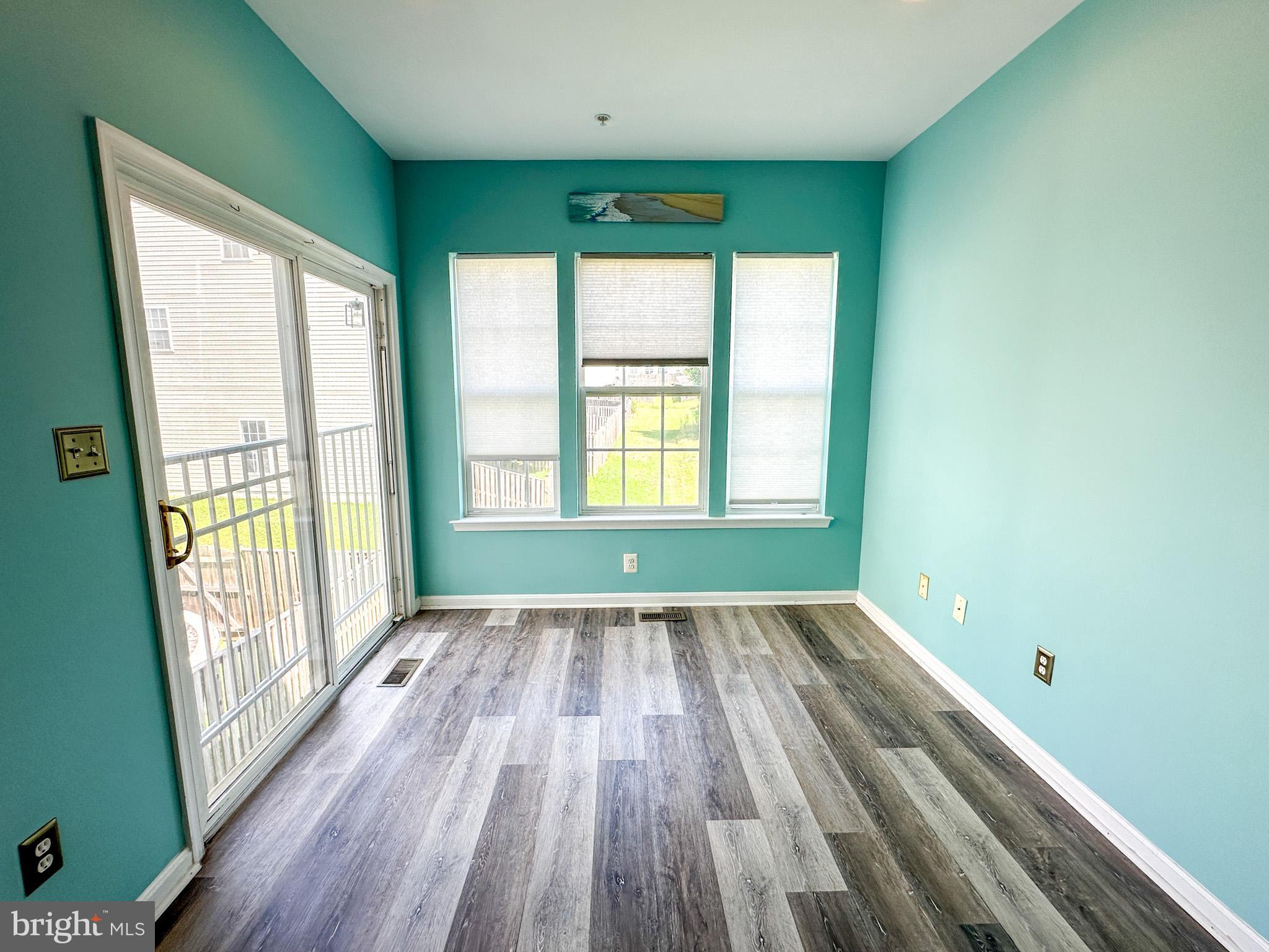 WESTBURY - Residential Lease