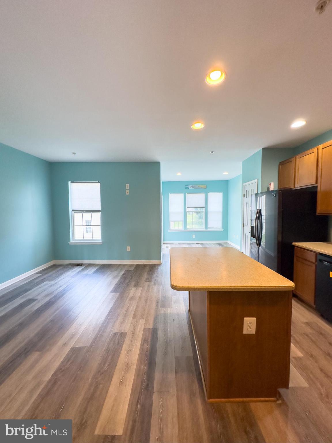 WESTBURY - Residential Lease