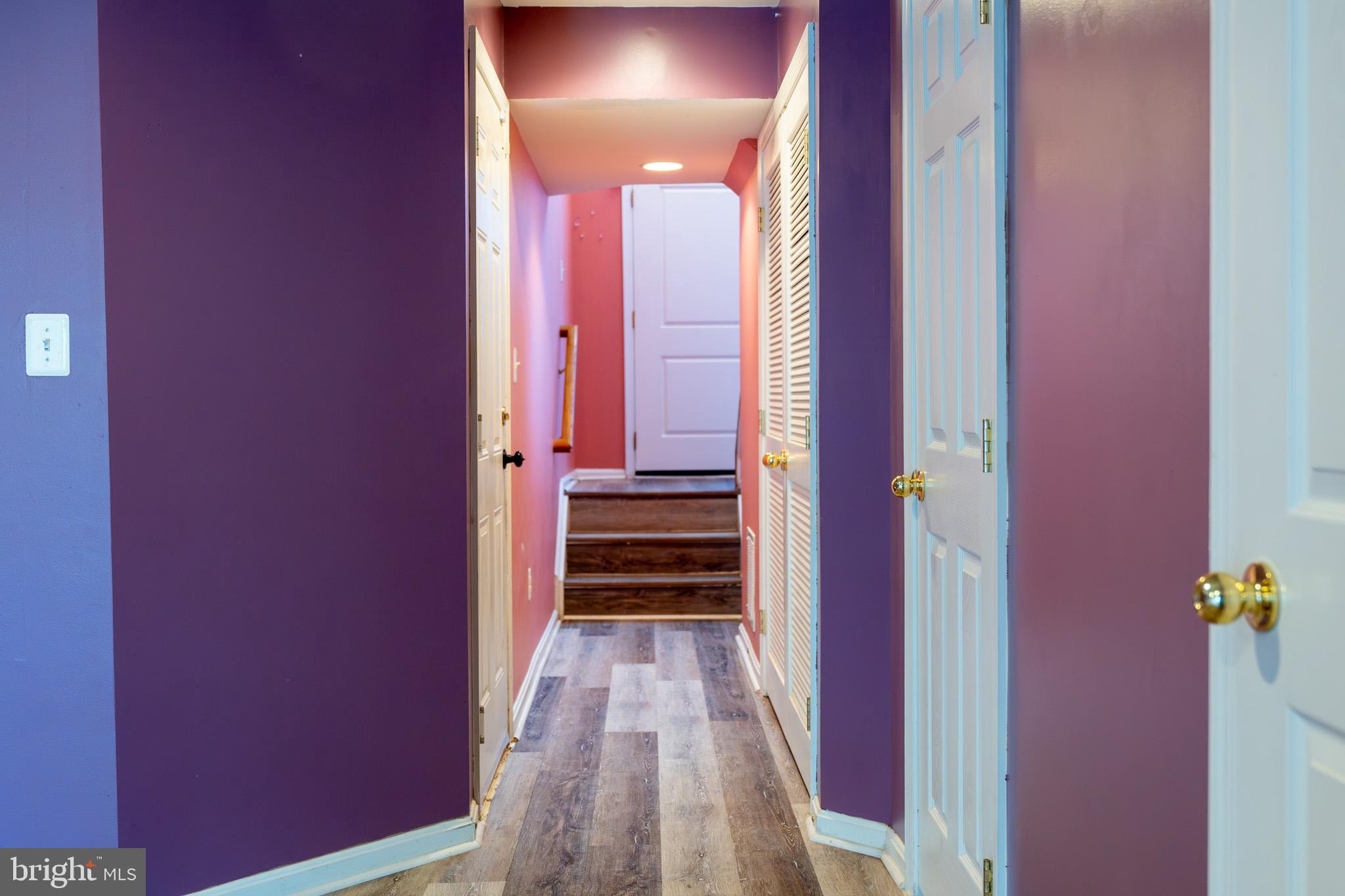 WESTBURY - Residential Lease