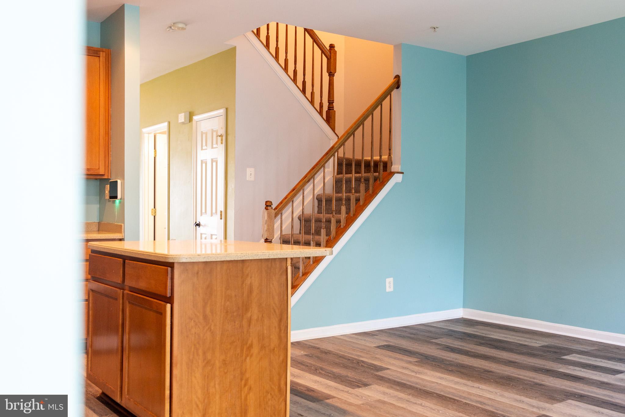 WESTBURY - Residential Lease