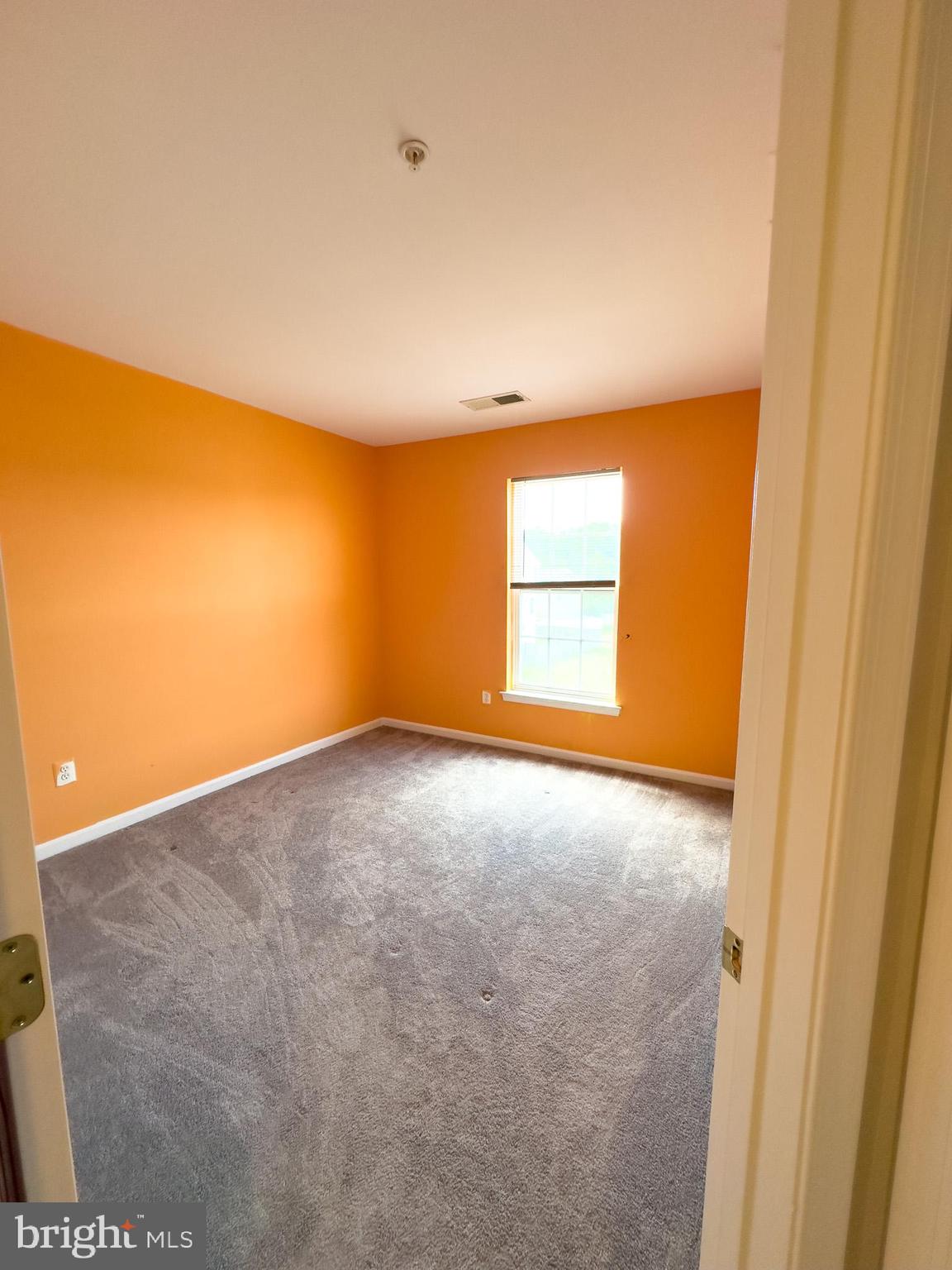 WESTBURY - Residential Lease