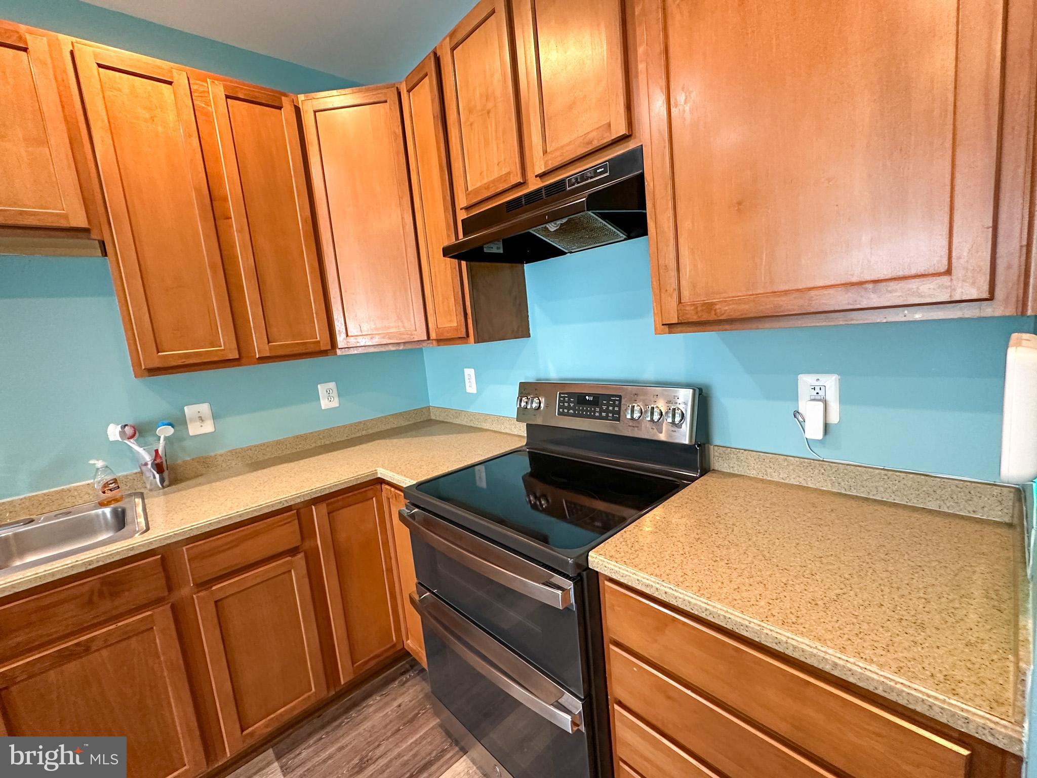 WESTBURY - Residential Lease