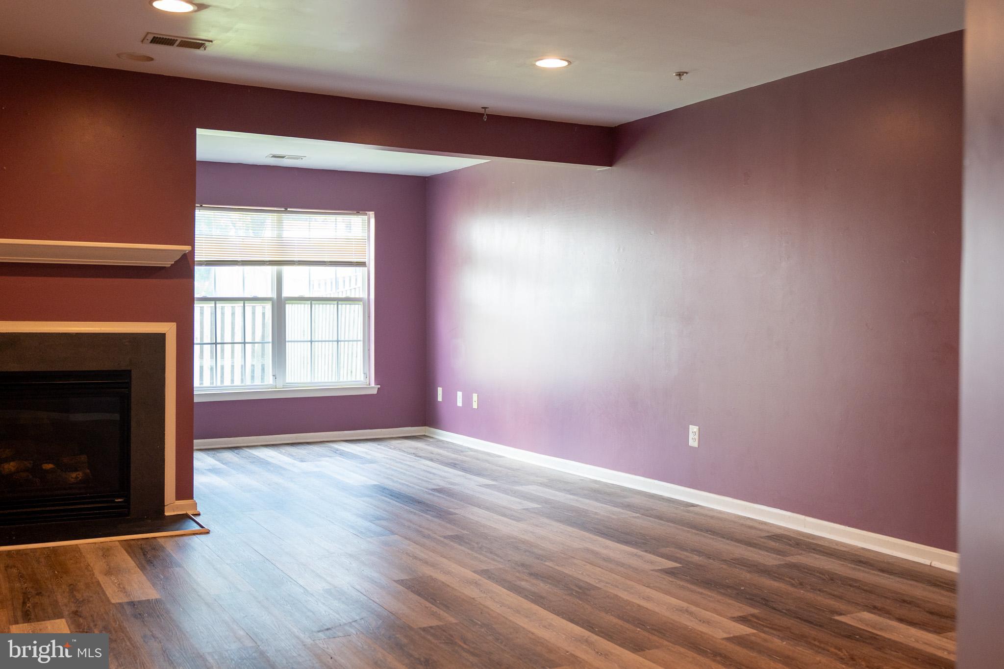 WESTBURY - Residential Lease