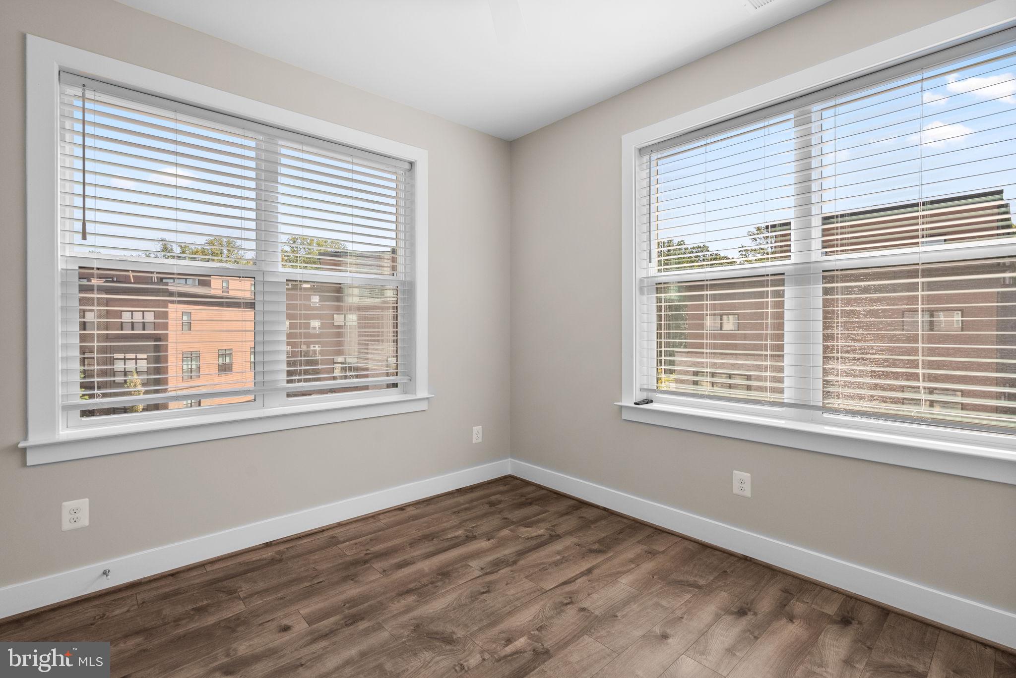 TOWER OAKS - Residential