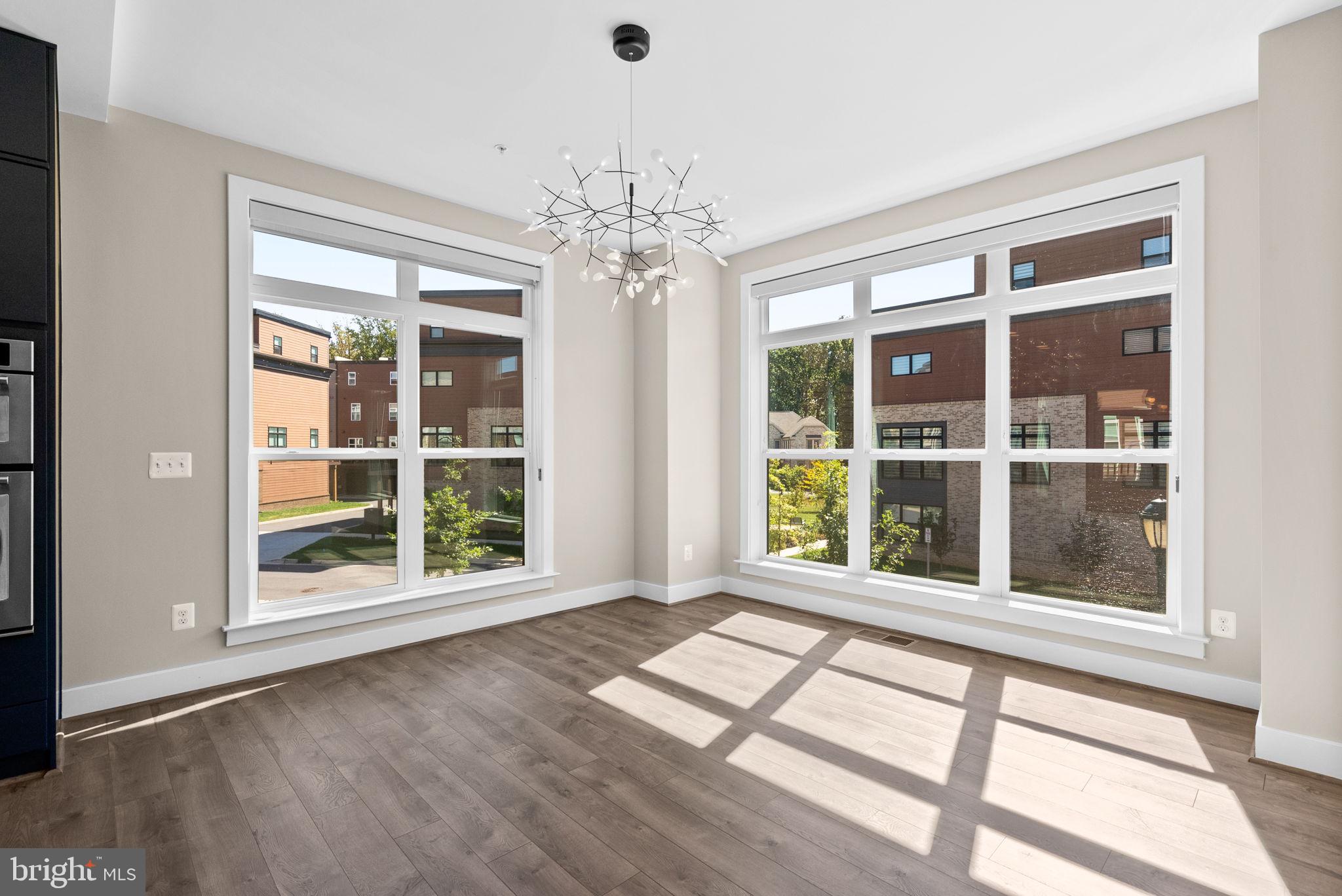 TOWER OAKS - Residential