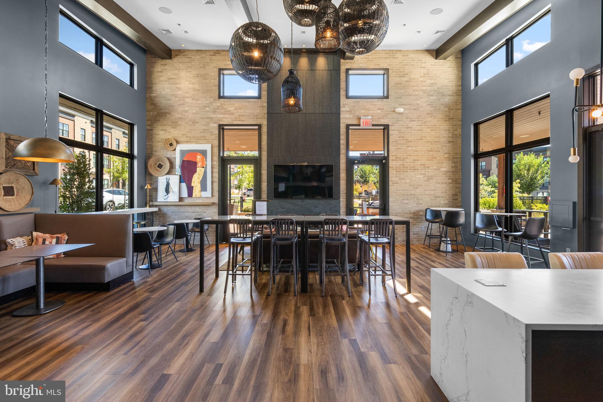 TOWER OAKS - Residential