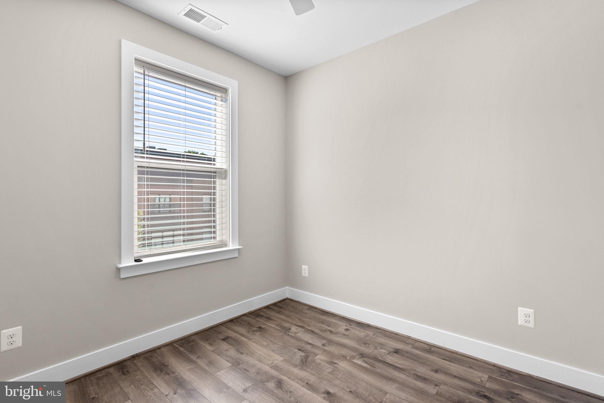 TOWER OAKS - Residential