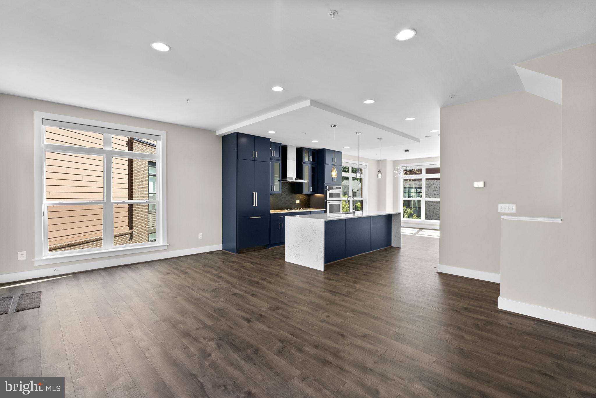 TOWER OAKS - Residential