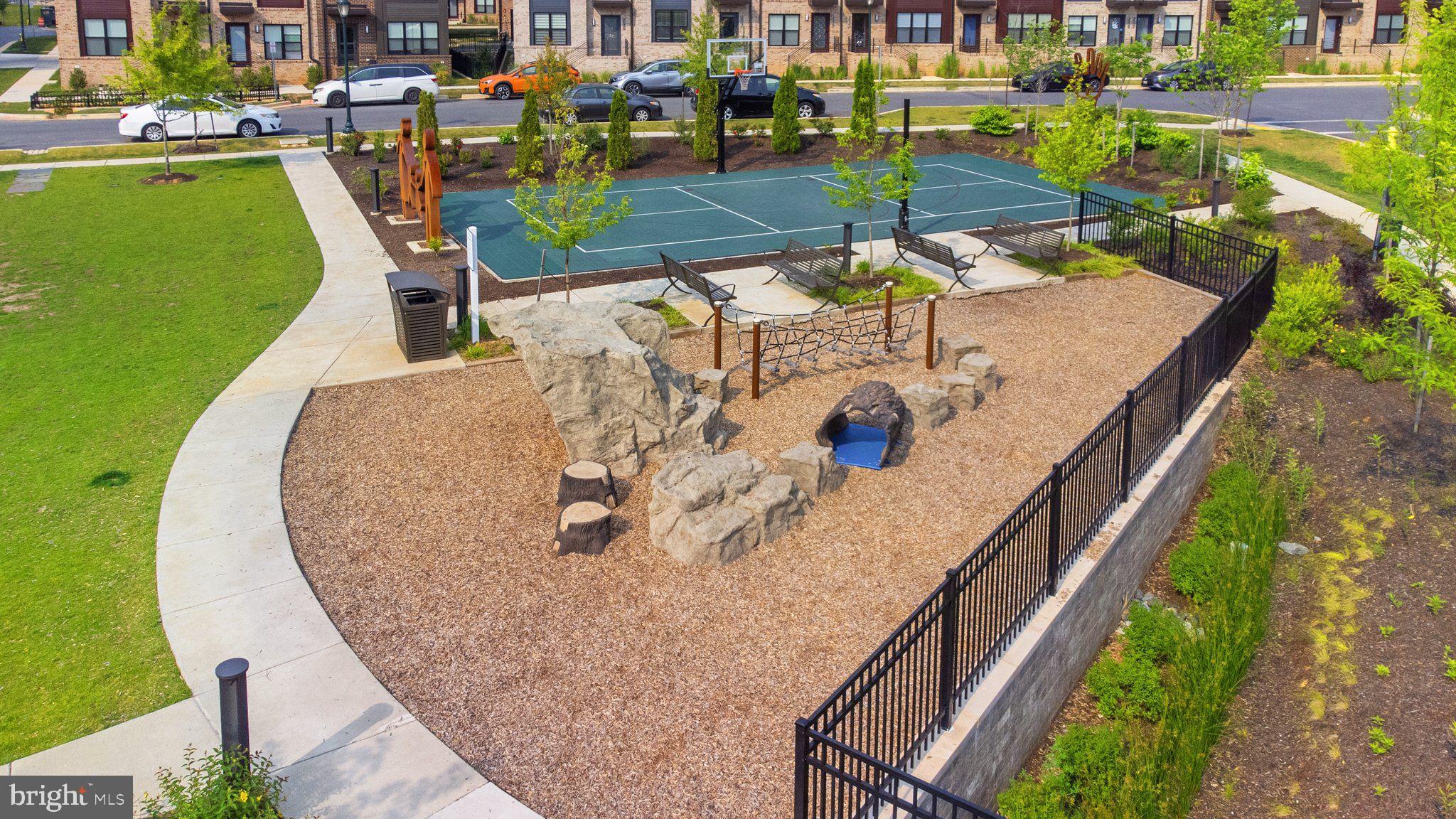 TOWER OAKS - Residential