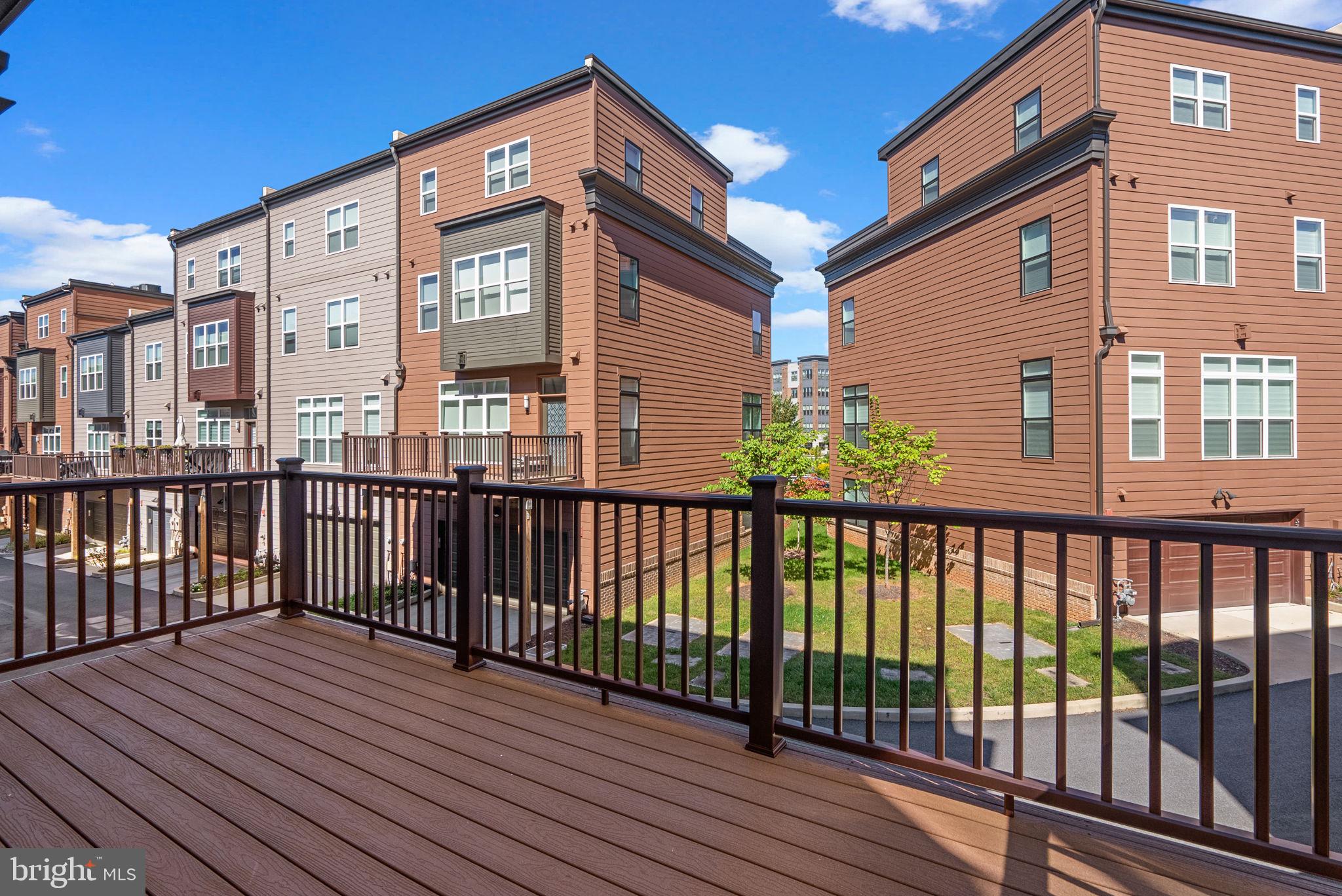 TOWER OAKS - Residential