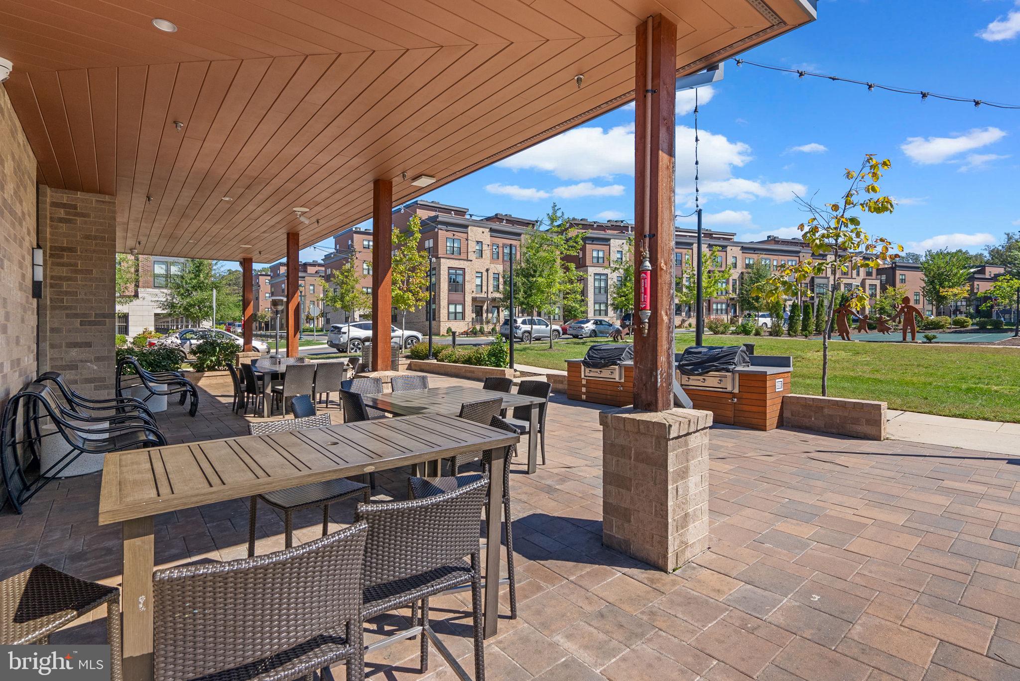 TOWER OAKS - Residential