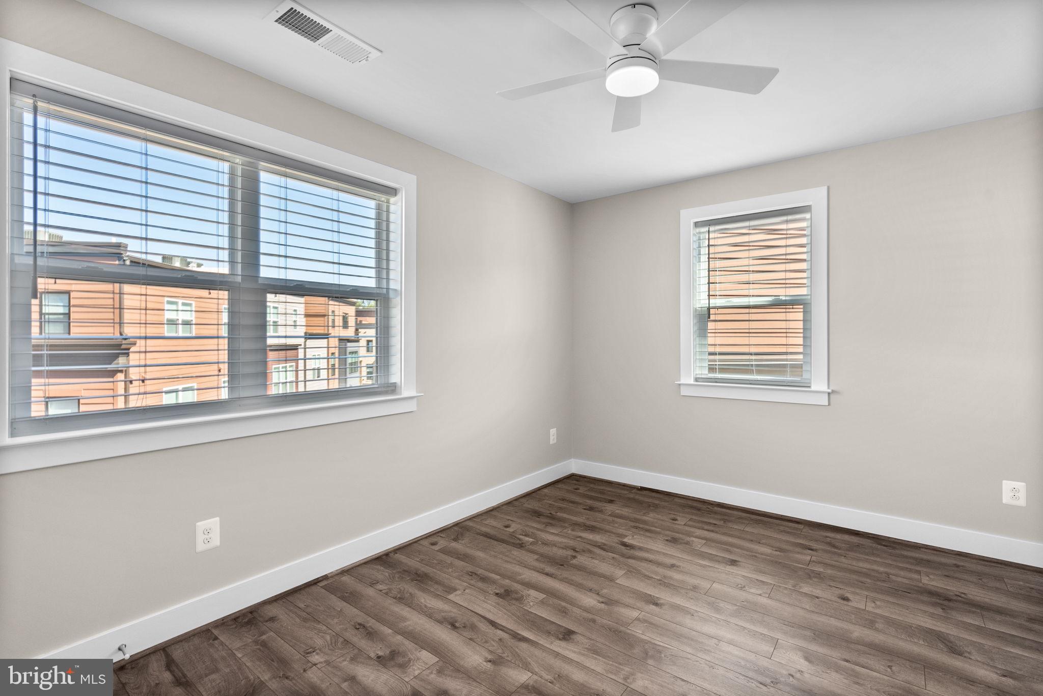 TOWER OAKS - Residential