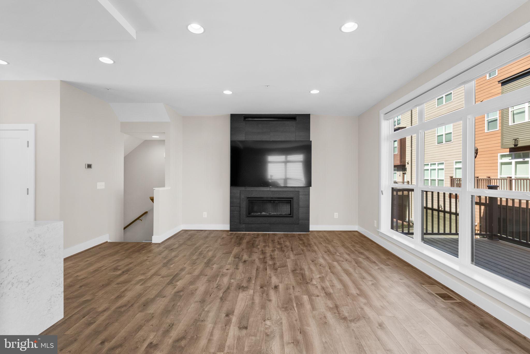 TOWER OAKS - Residential