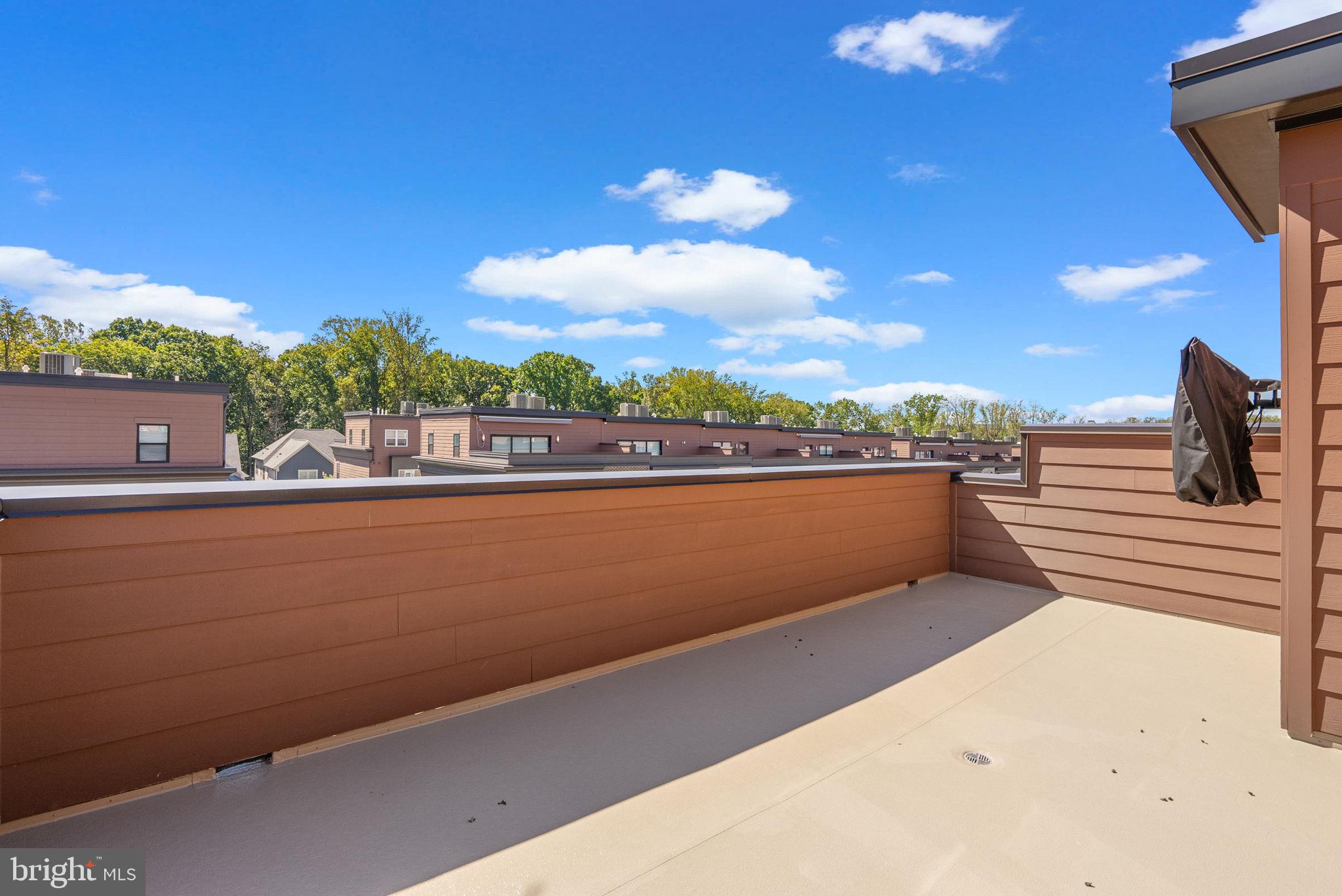 TOWER OAKS - Residential