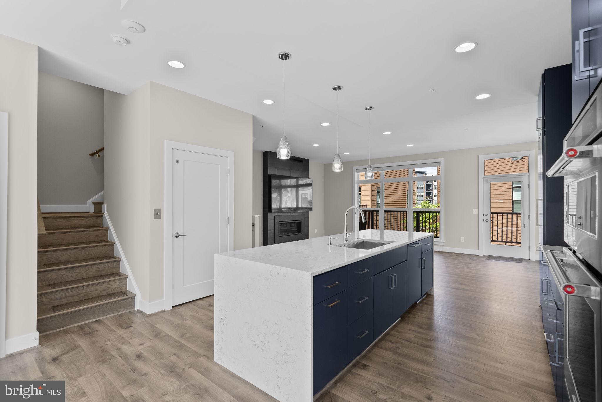 TOWER OAKS - Residential