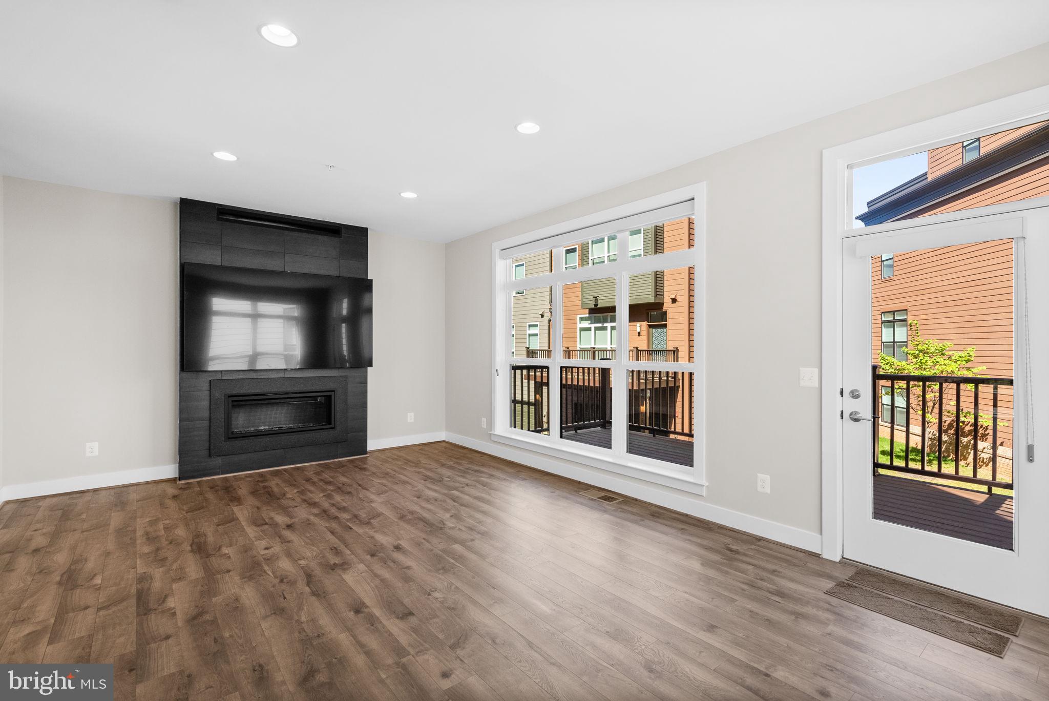 TOWER OAKS - Residential