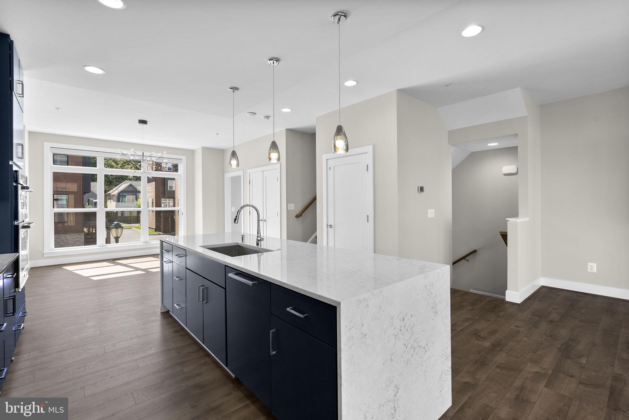 TOWER OAKS - Residential