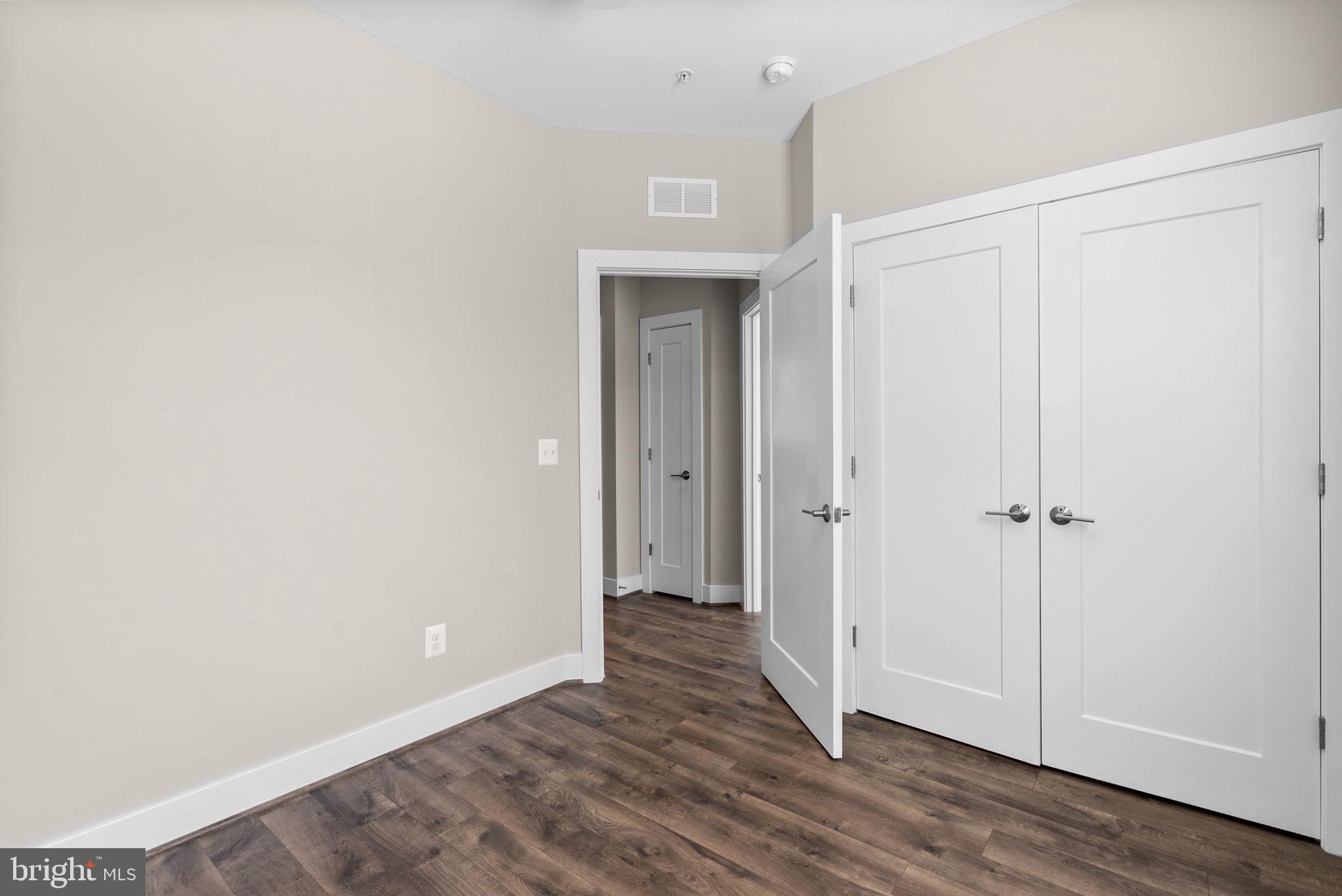 TOWER OAKS - Residential